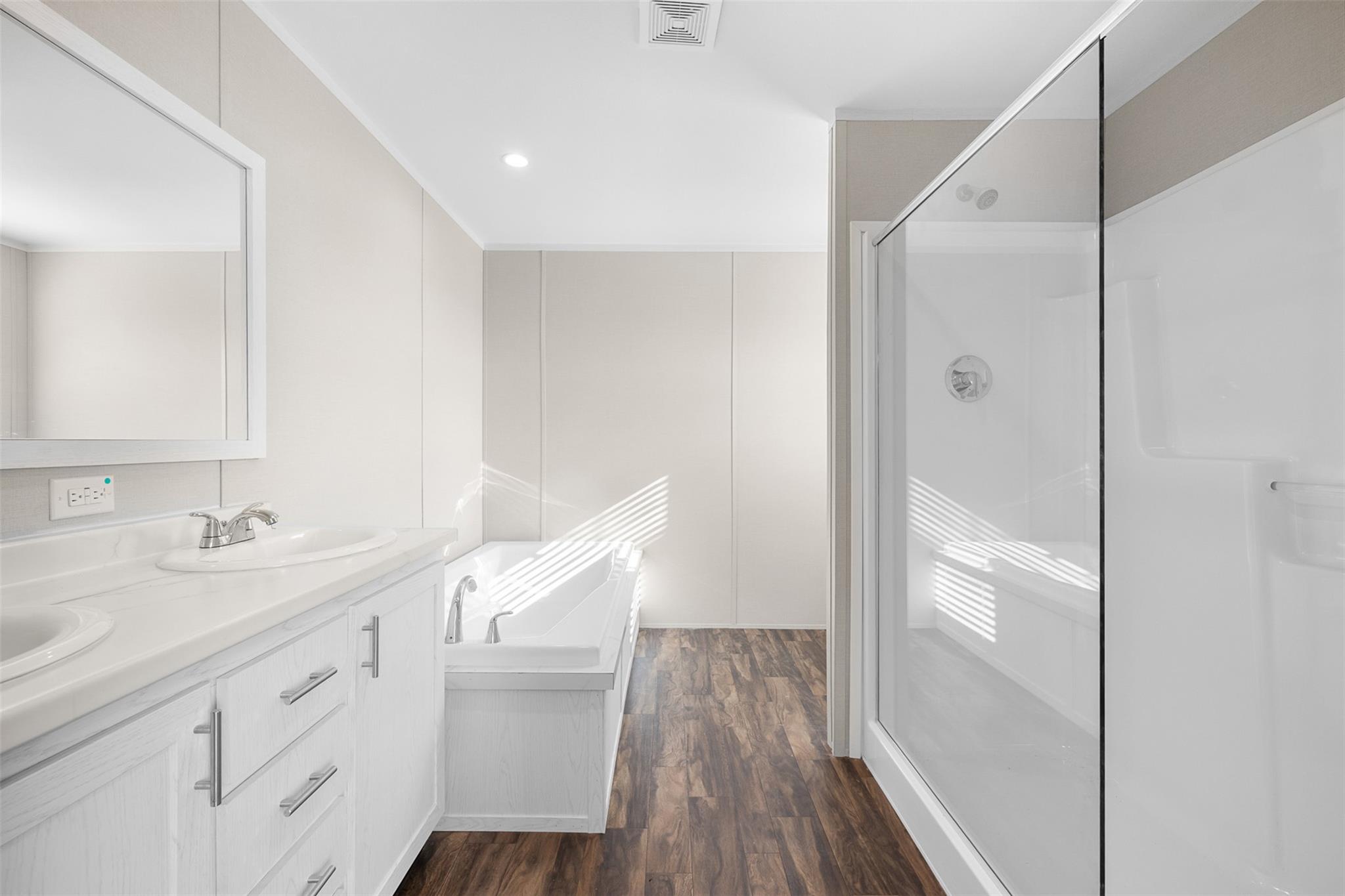 141 Beckham Dr, Dale, TX 78616