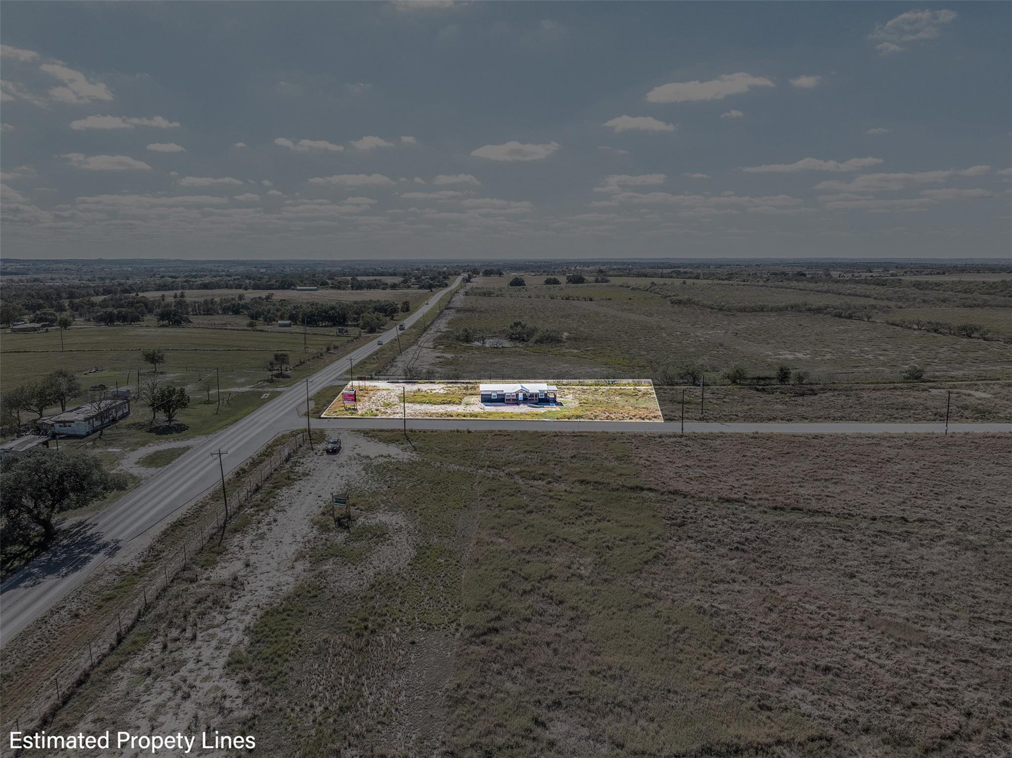 141 Beckham Dr, Dale, TX 78616