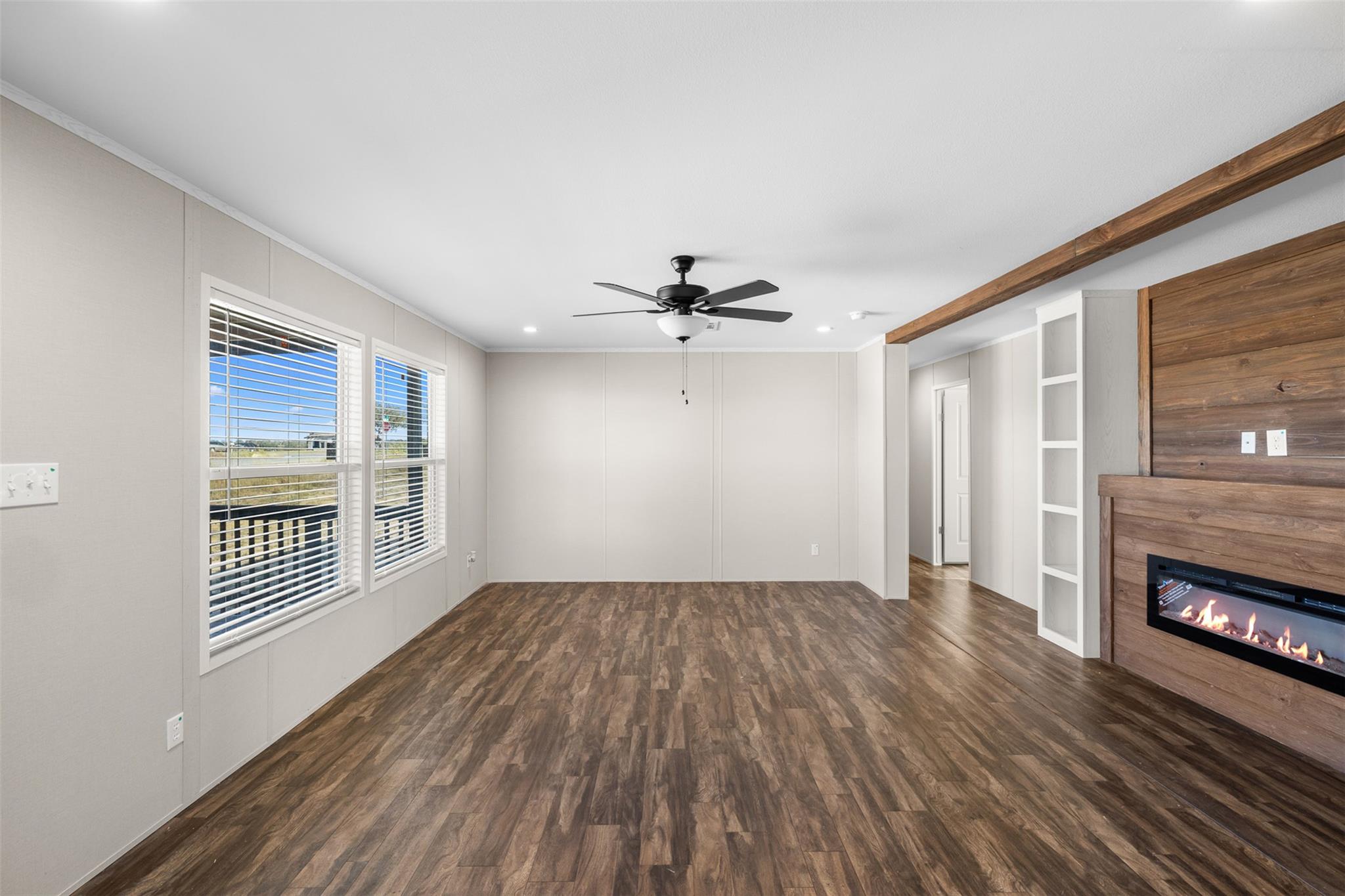 141 Beckham Dr, Dale, TX 78616