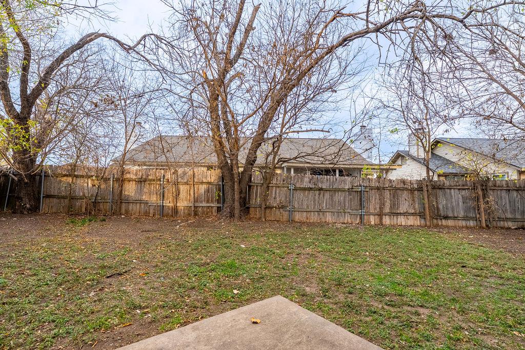 1205 Inland Grn # B, Austin, TX 78758