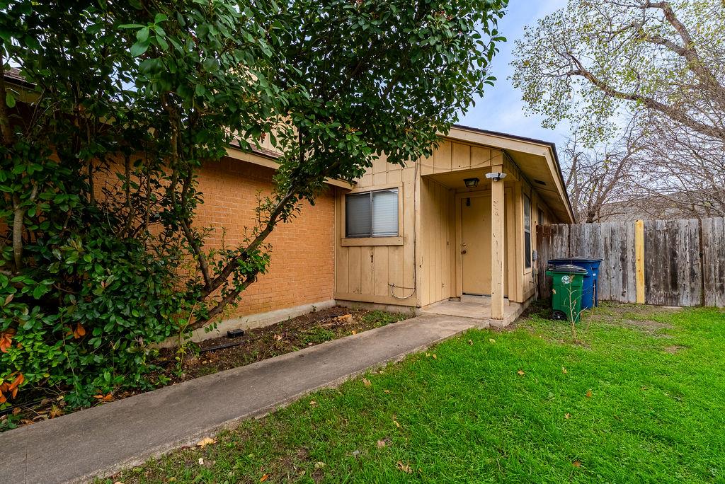 1205 Inland Grn # B, Austin, TX 78758