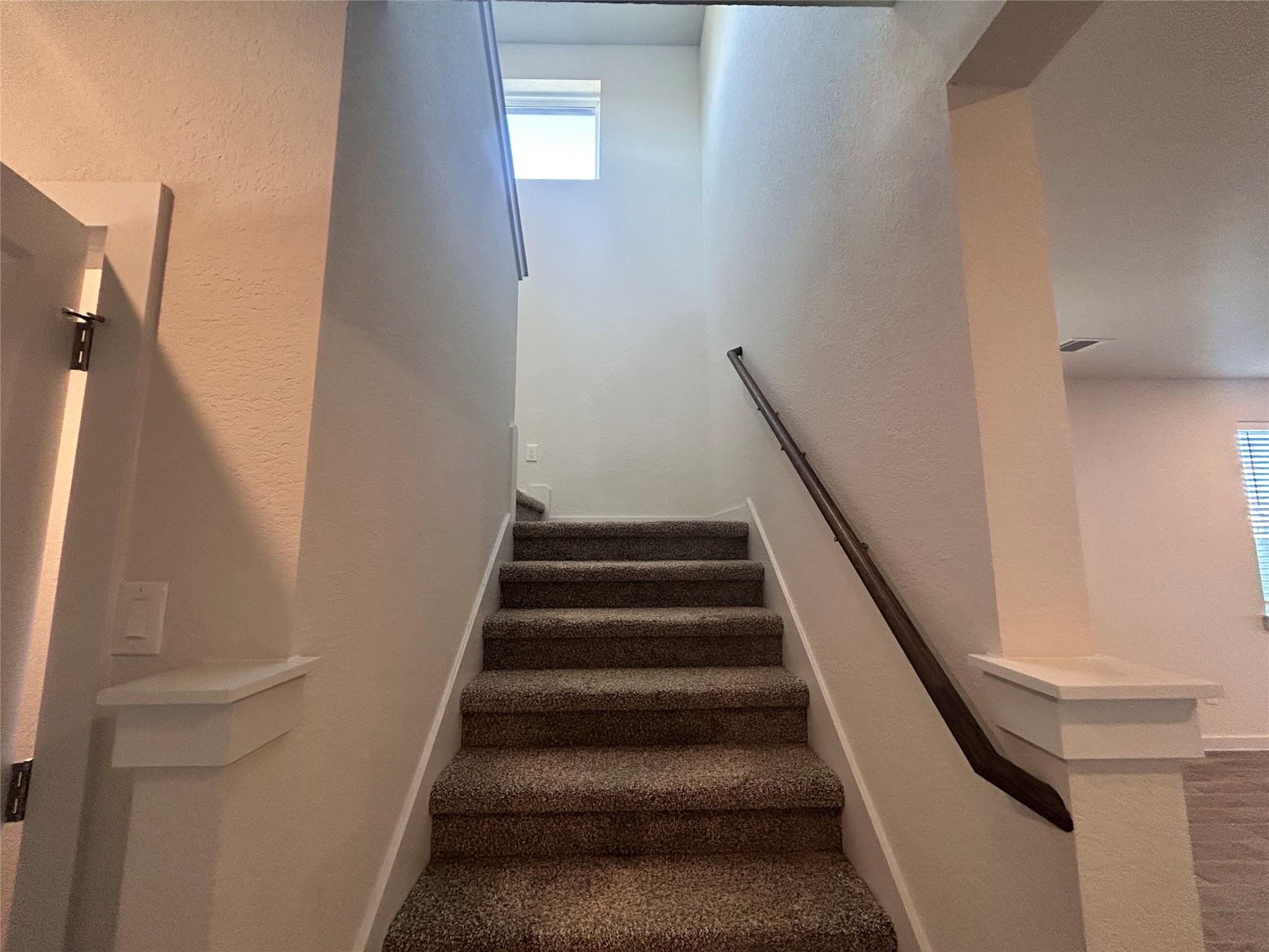 212 Whisper Rill Dr, Hutto, TX 78634