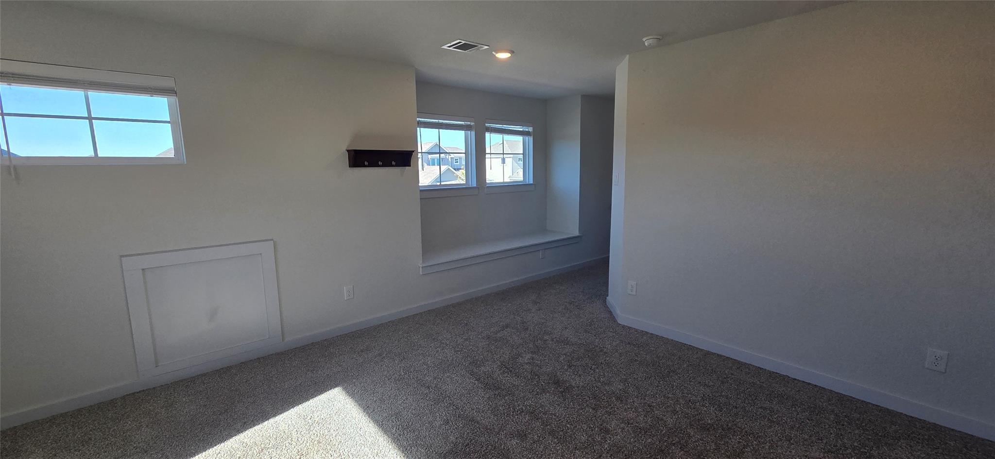 212 Whisper Rill Dr, Hutto, TX 78634