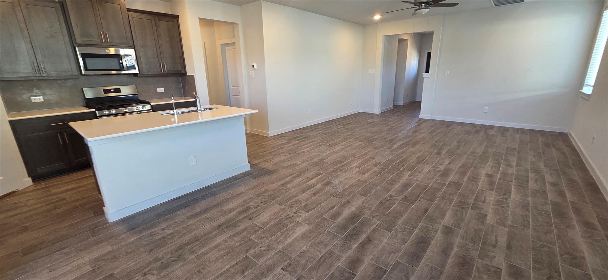 212 Whisper Rill Dr, Hutto, TX 78634