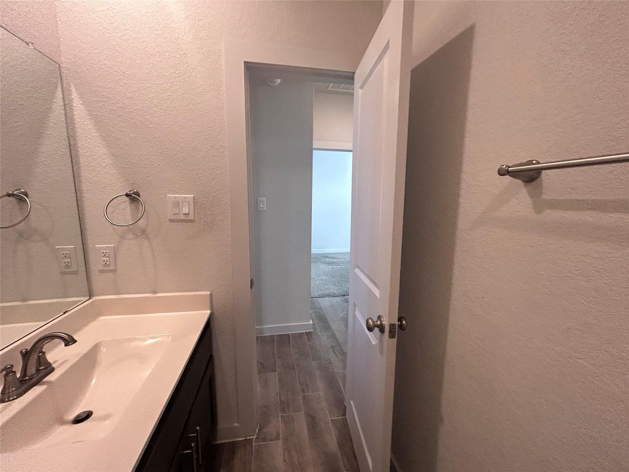 212 Whisper Rill Dr, Hutto, TX 78634