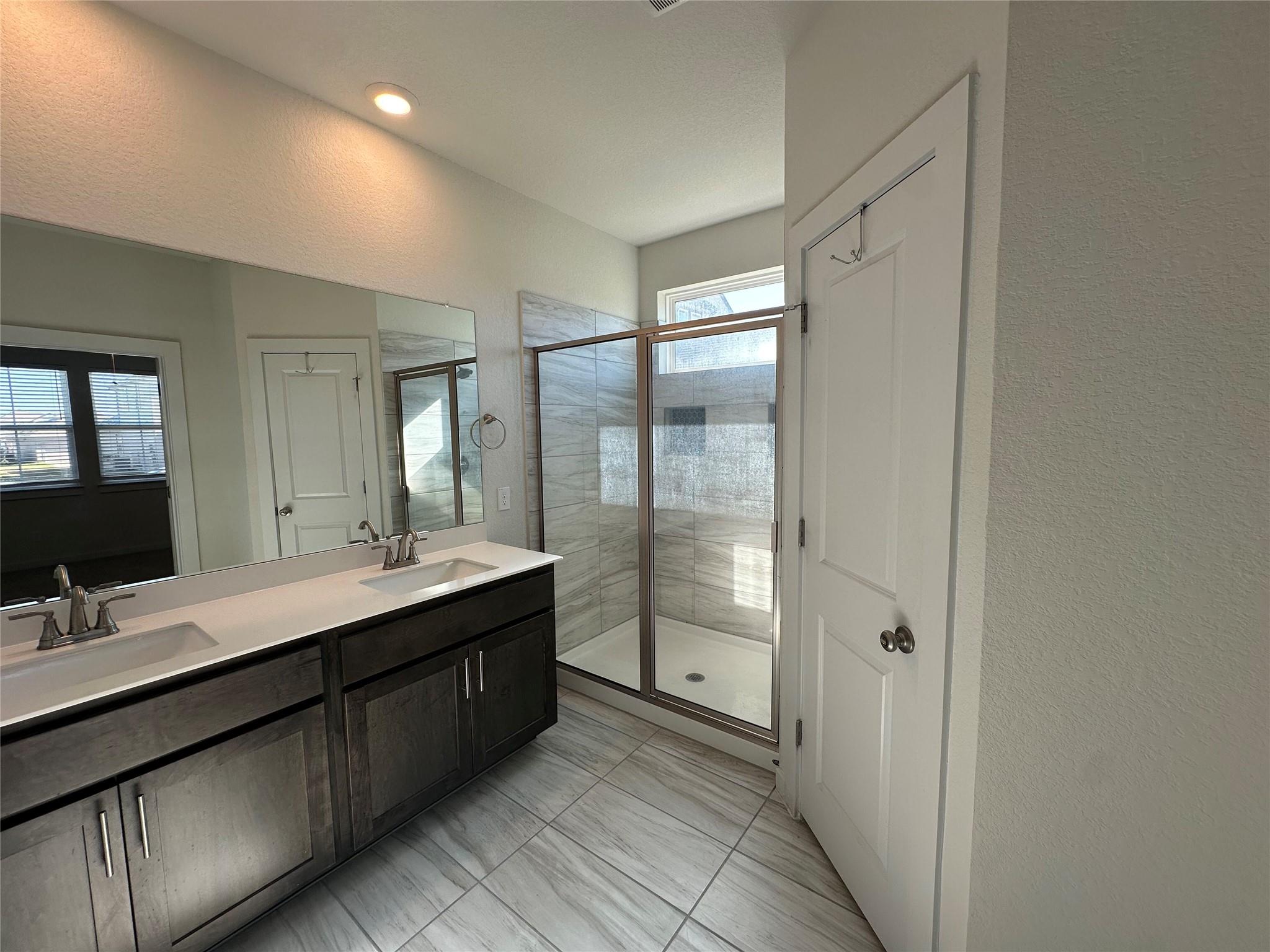 212 Whisper Rill Dr, Hutto, TX 78634