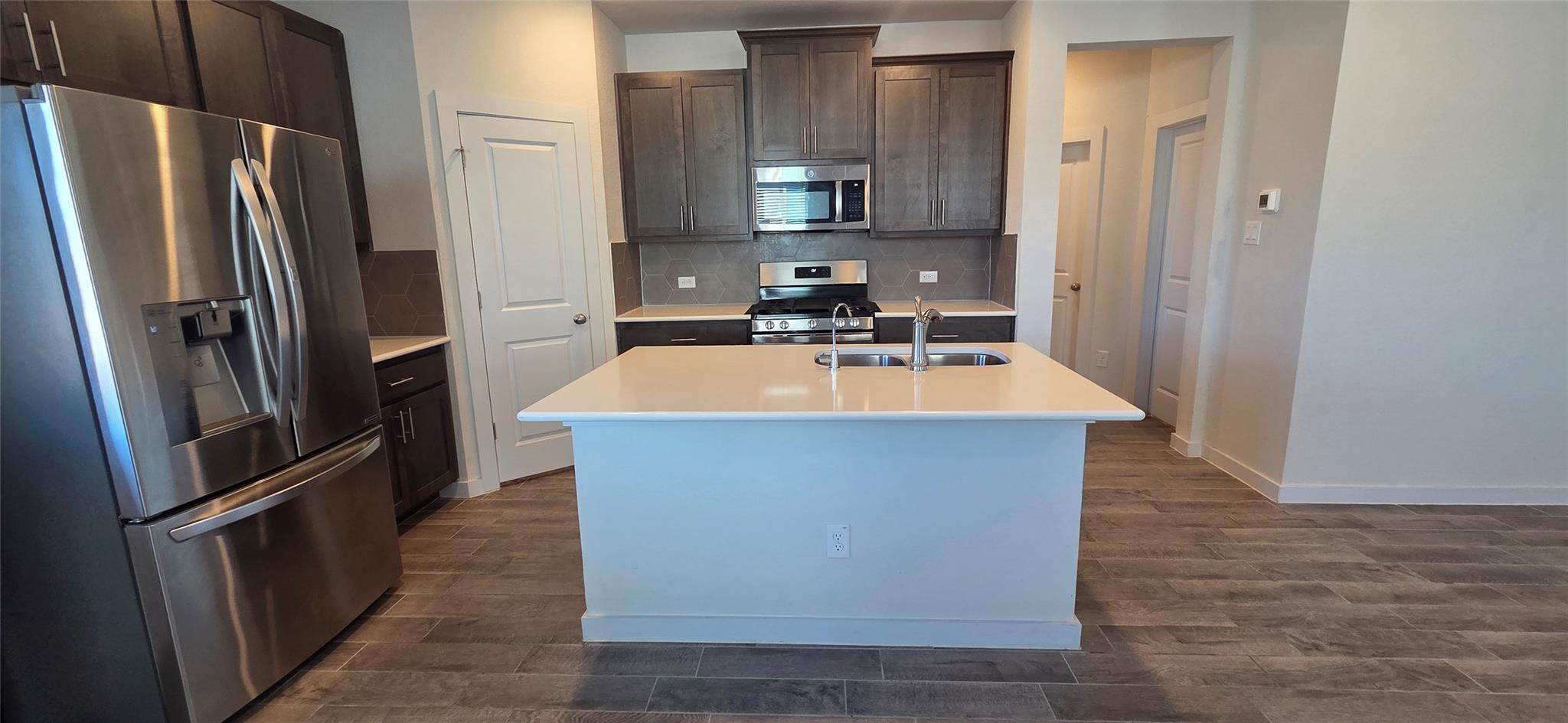 212 Whisper Rill Dr, Hutto, TX 78634