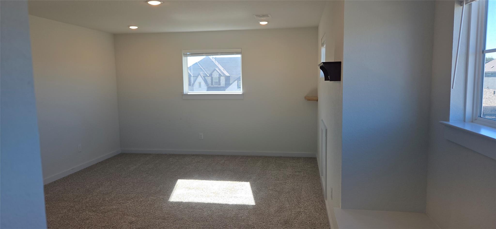 212 Whisper Rill Dr, Hutto, TX 78634