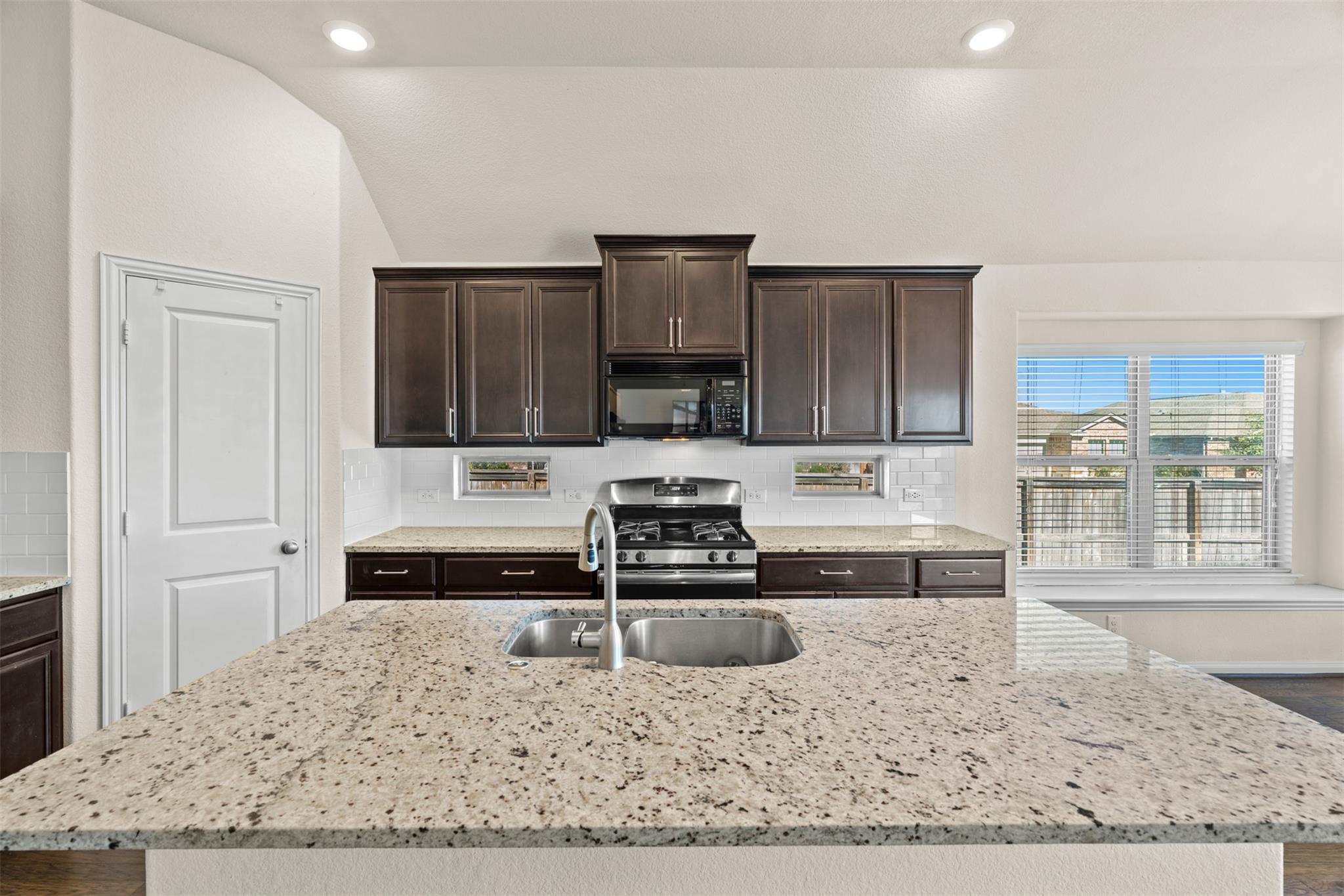 1229 Homer Ln, Round Rock, TX 78665