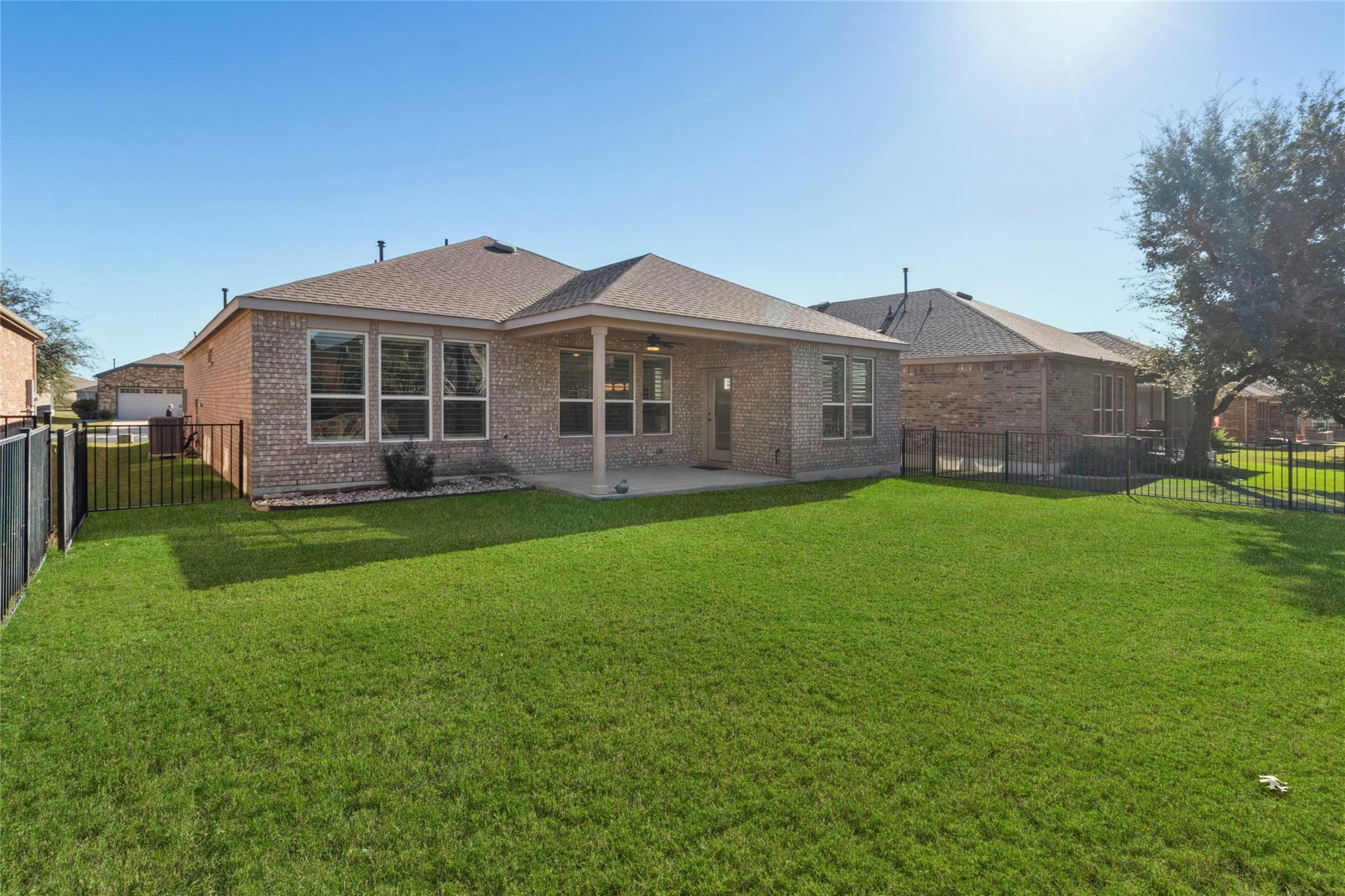 207 Longview Ln, Georgetown, TX 78633