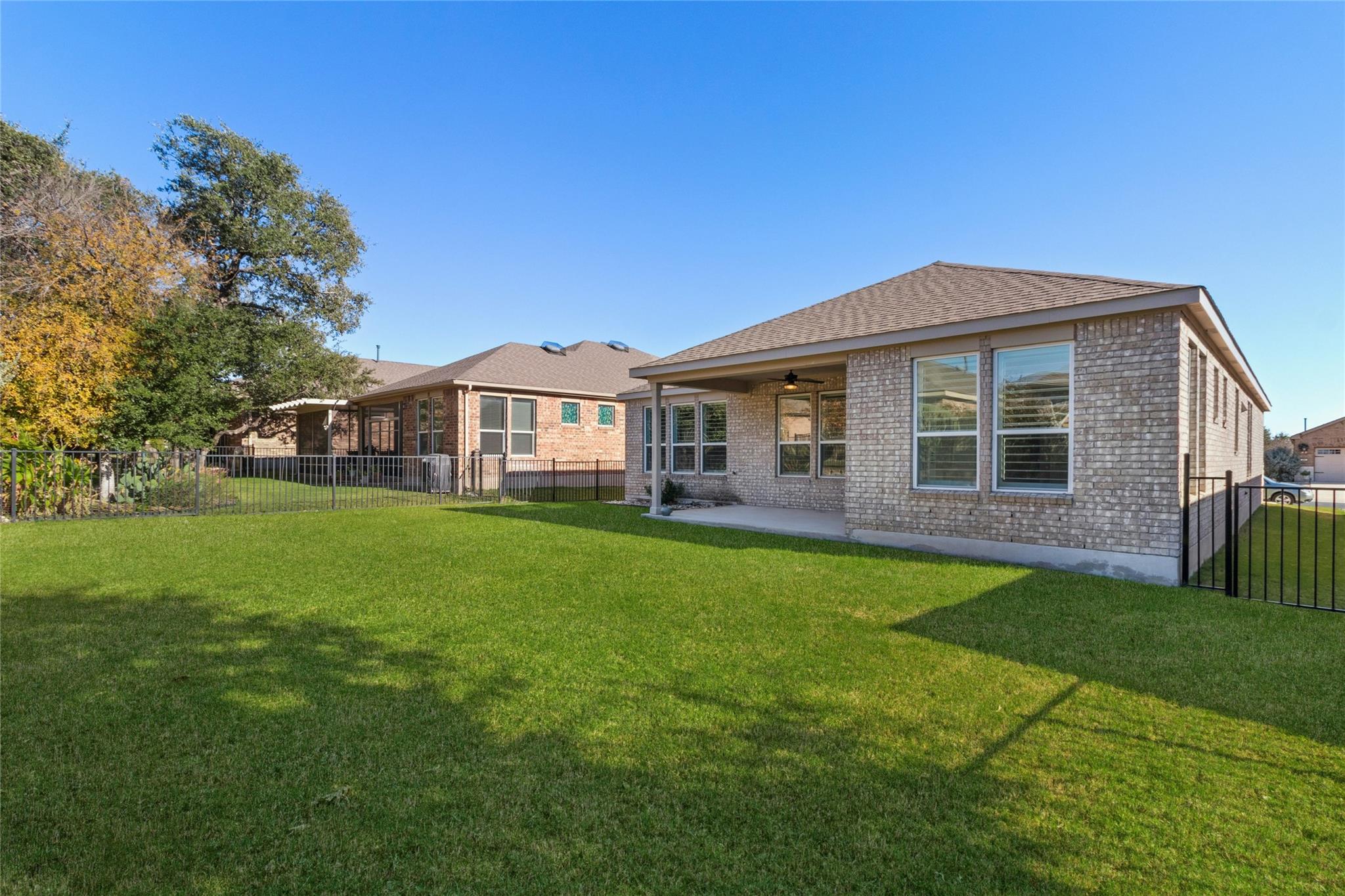 207 Longview Ln, Georgetown, TX 78633