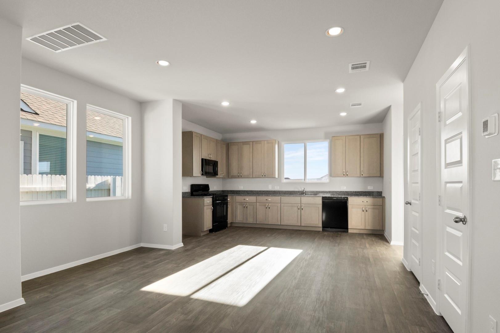 158 Daylily Dr, Elgin, TX 78621