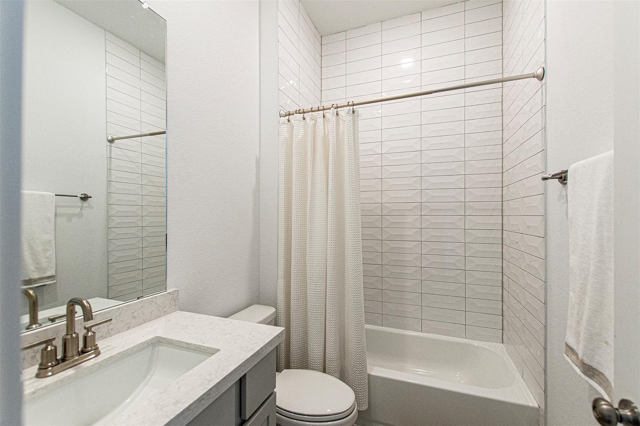 215 Milam Creek Dr, Kyle, TX 78640