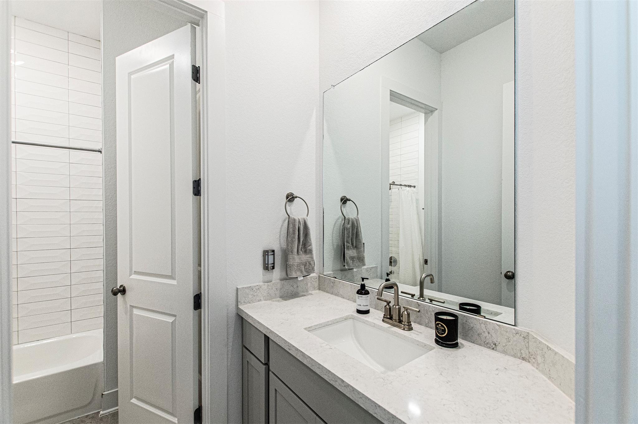 215 Milam Creek Dr, Kyle, TX 78640