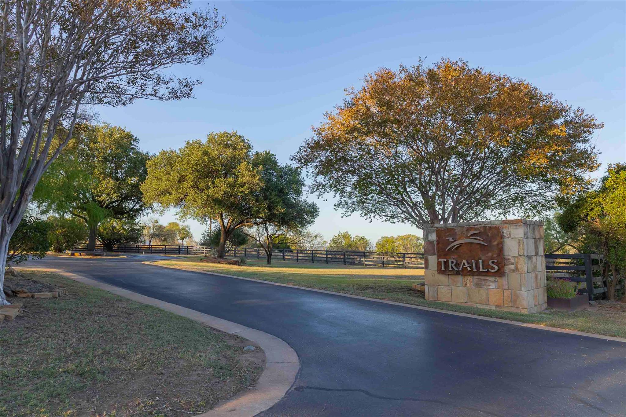106 Kelley Ln, Horseshoe Bay, TX 78657