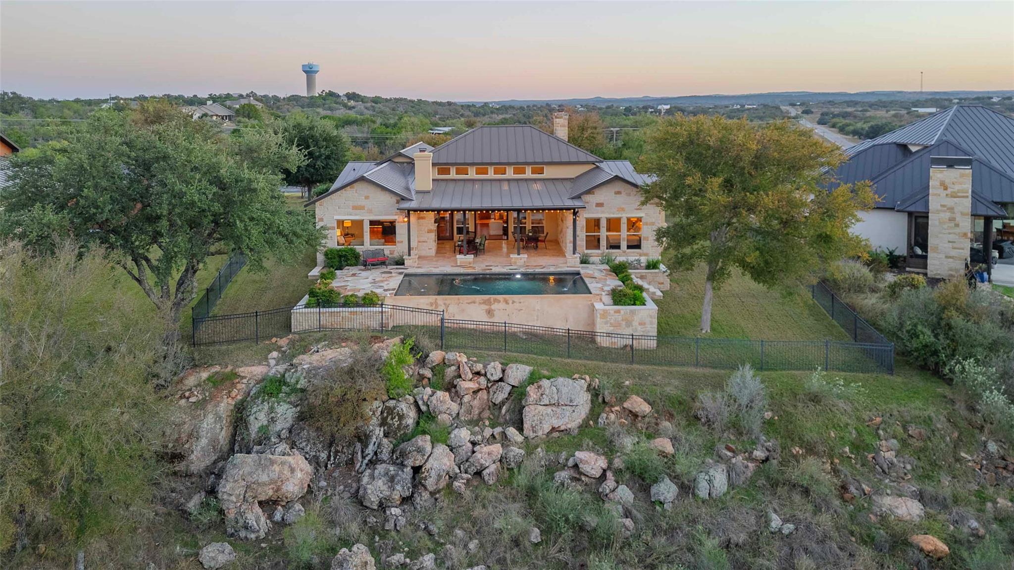 106 Kelley Ln, Horseshoe Bay, TX 78657