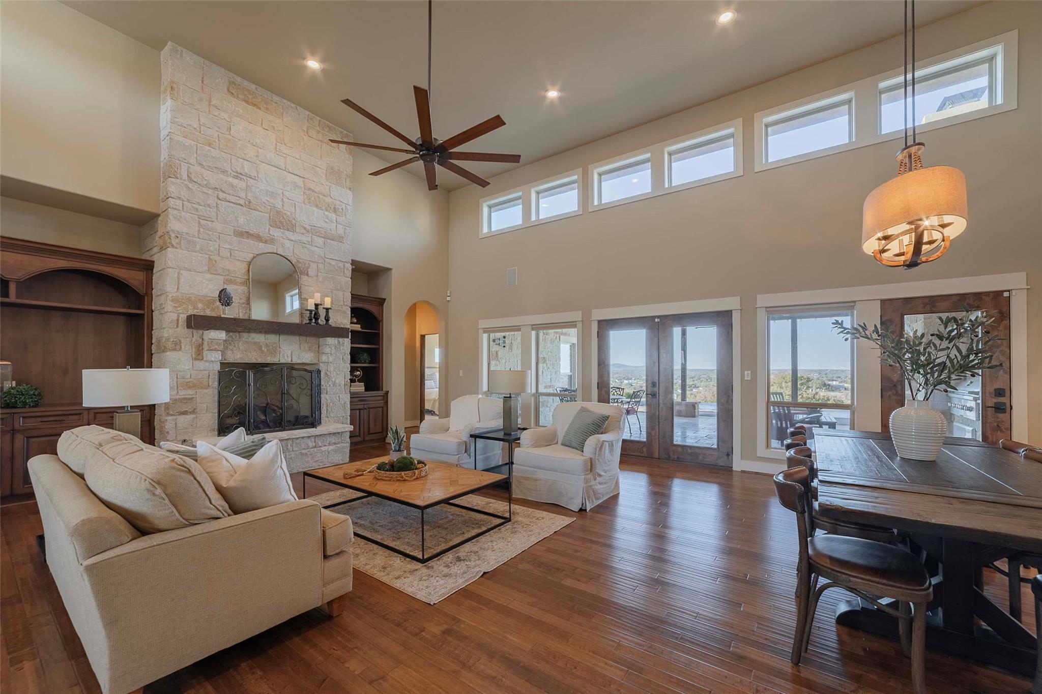 106 Kelley Ln, Horseshoe Bay, TX 78657