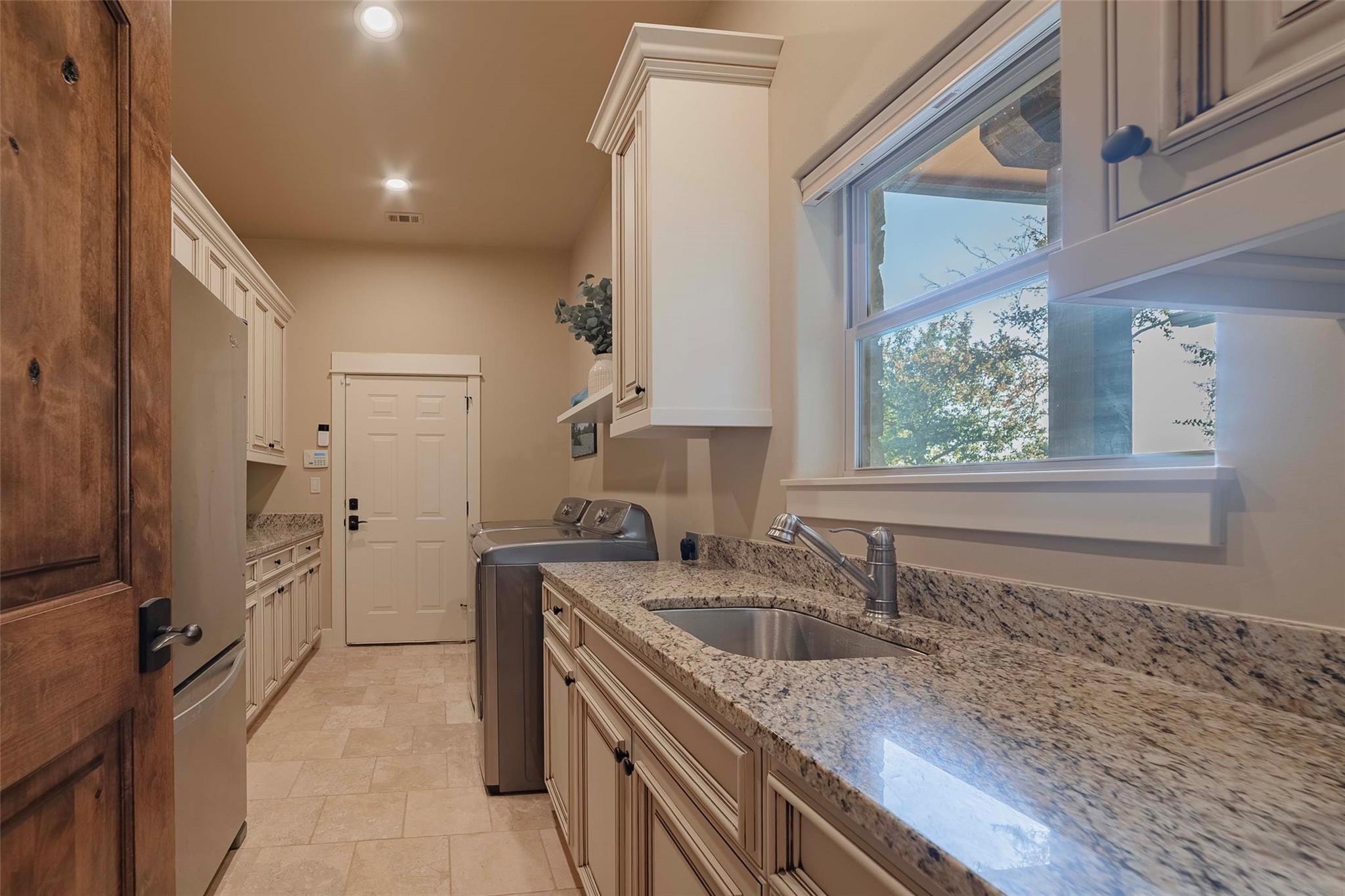 106 Kelley Ln, Horseshoe Bay, TX 78657