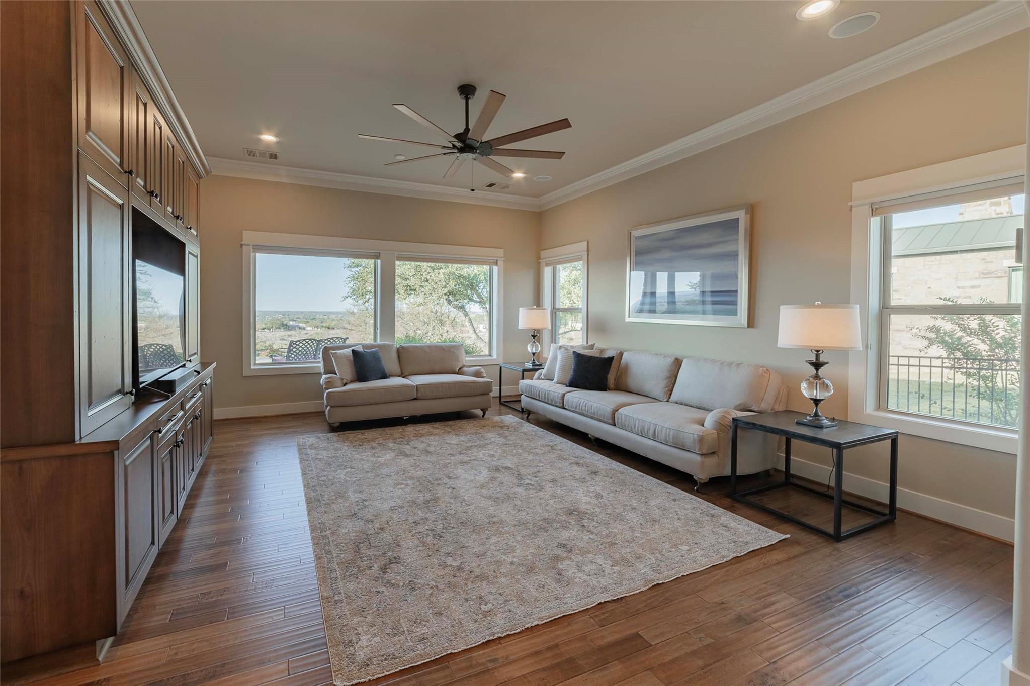 106 Kelley Ln, Horseshoe Bay, TX 78657