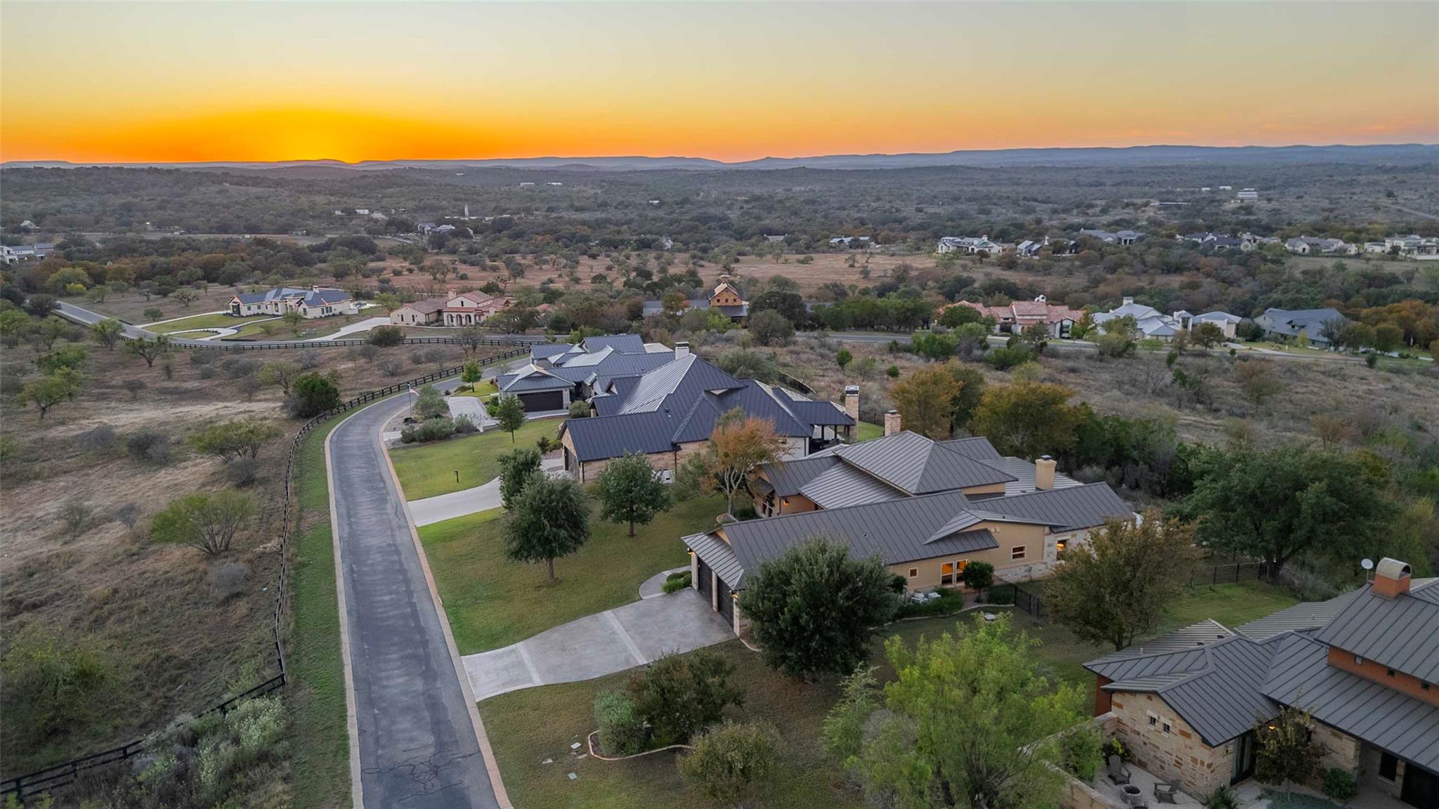 106 Kelley Ln, Horseshoe Bay, TX 78657