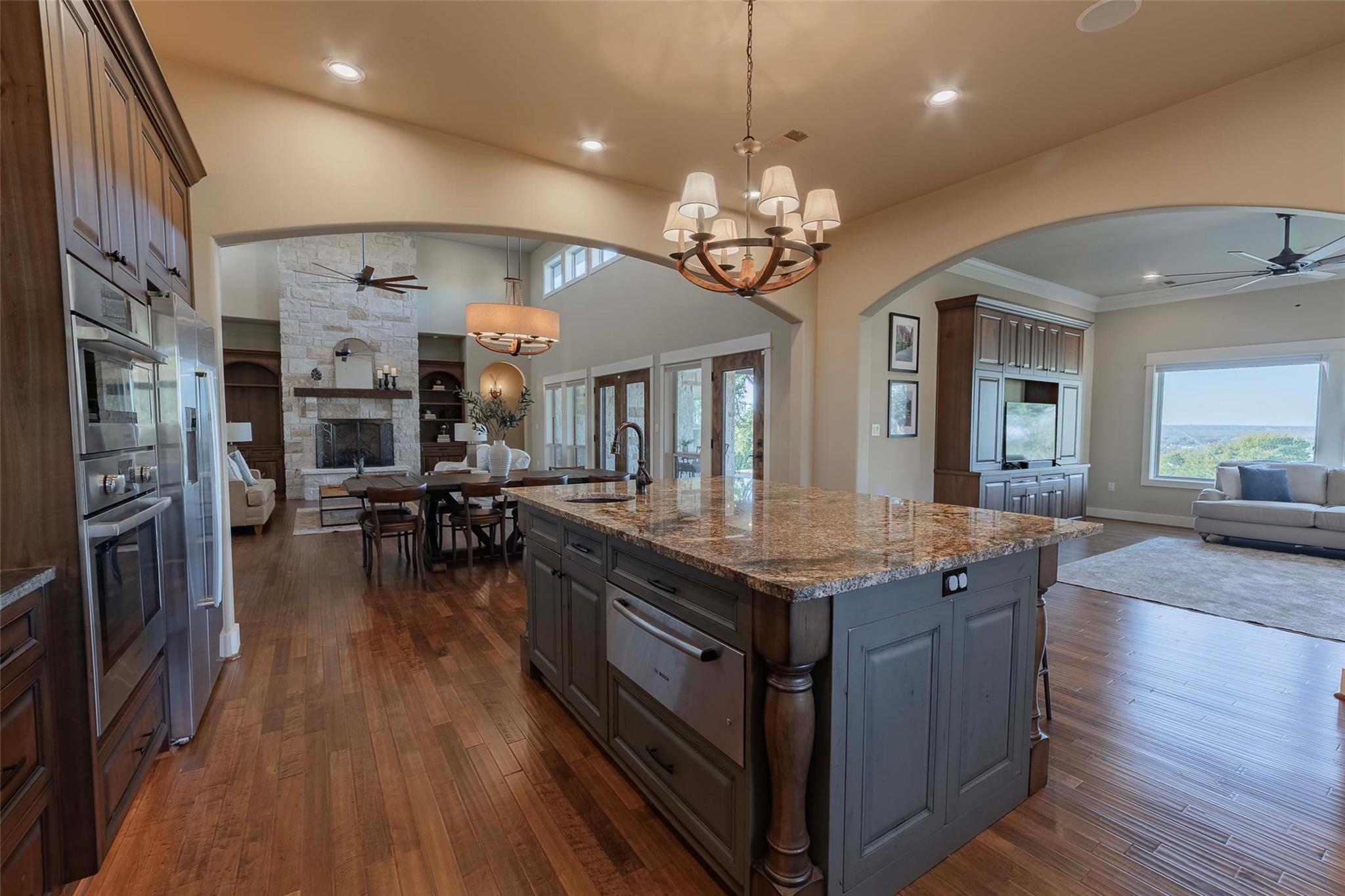 106 Kelley Ln, Horseshoe Bay, TX 78657