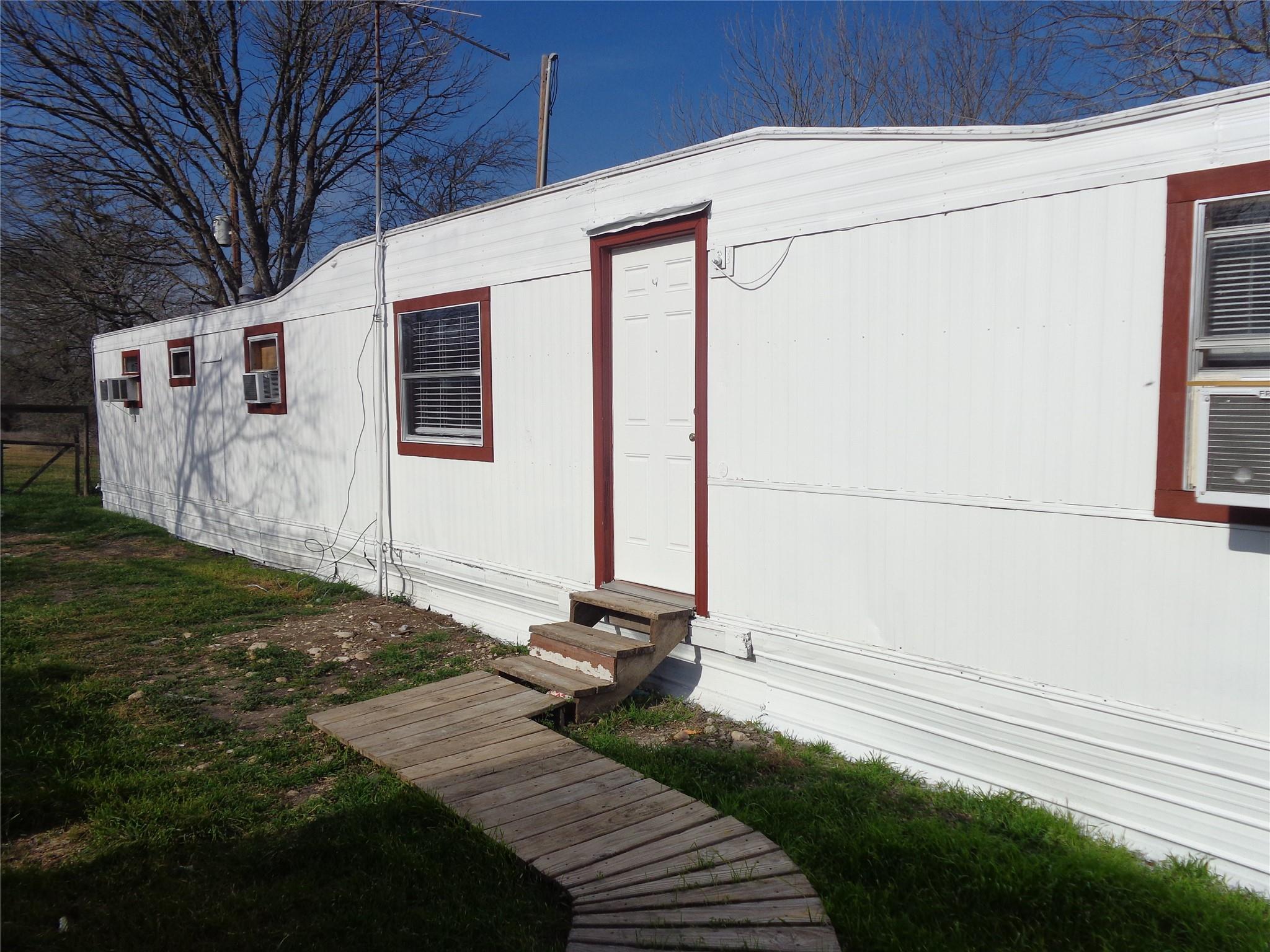 910 Bunton Ln # B, Uhland, TX 78640