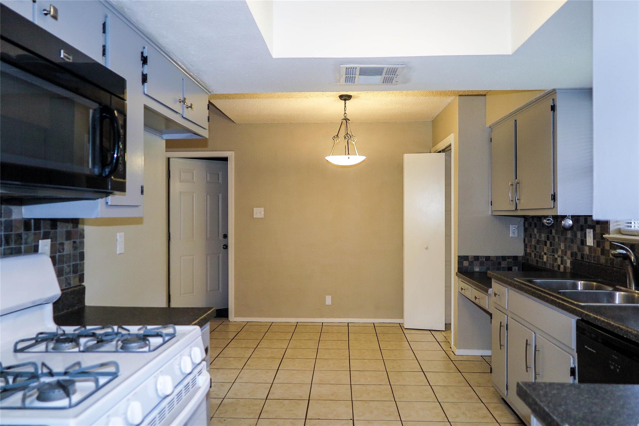 308 Golden Oaks Dr, Georgetown, TX 78628