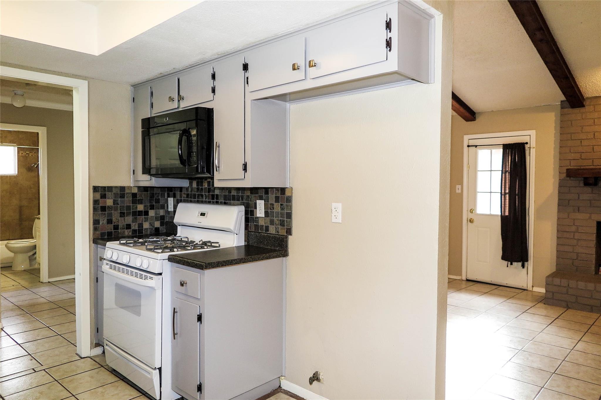 308 Golden Oaks Dr, Georgetown, TX 78628