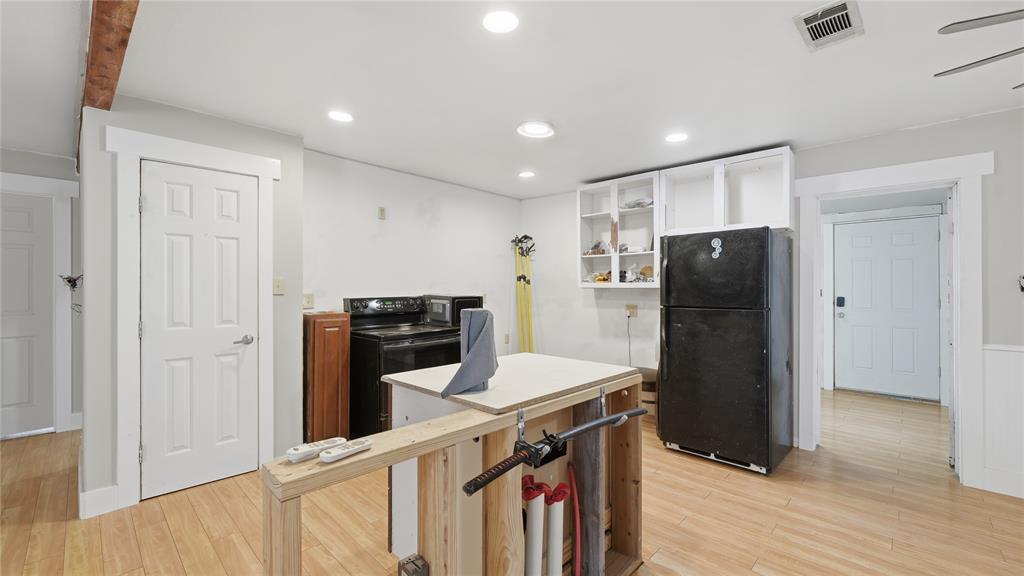 655 NW Loop 230, Smithville, TX 78957