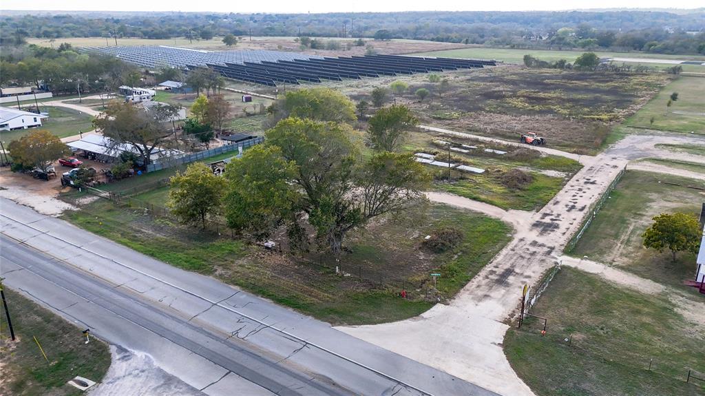 655 NW Loop 230, Smithville, TX 78957