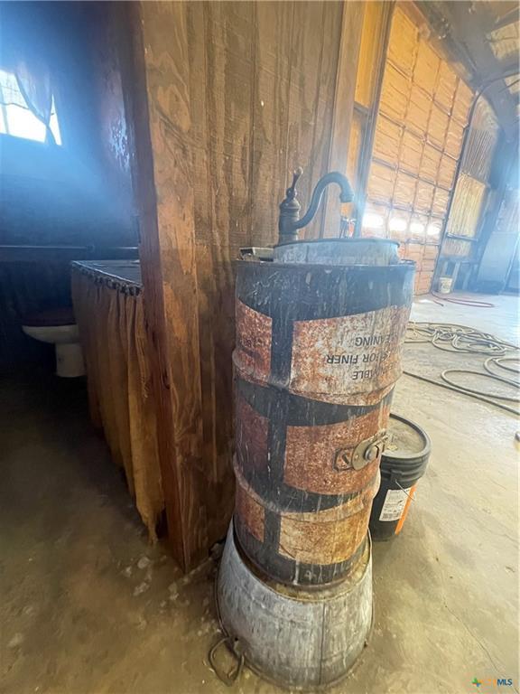 107 W 10th St W, Lampasas, TX 76550