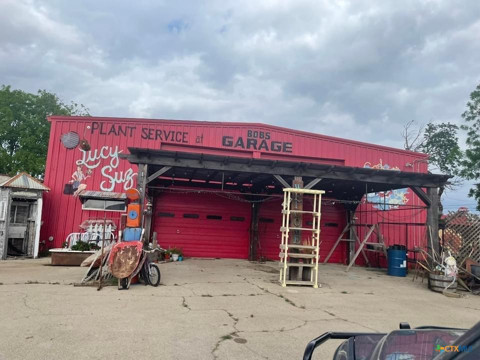 107 W 10th St W, Lampasas, TX 76550