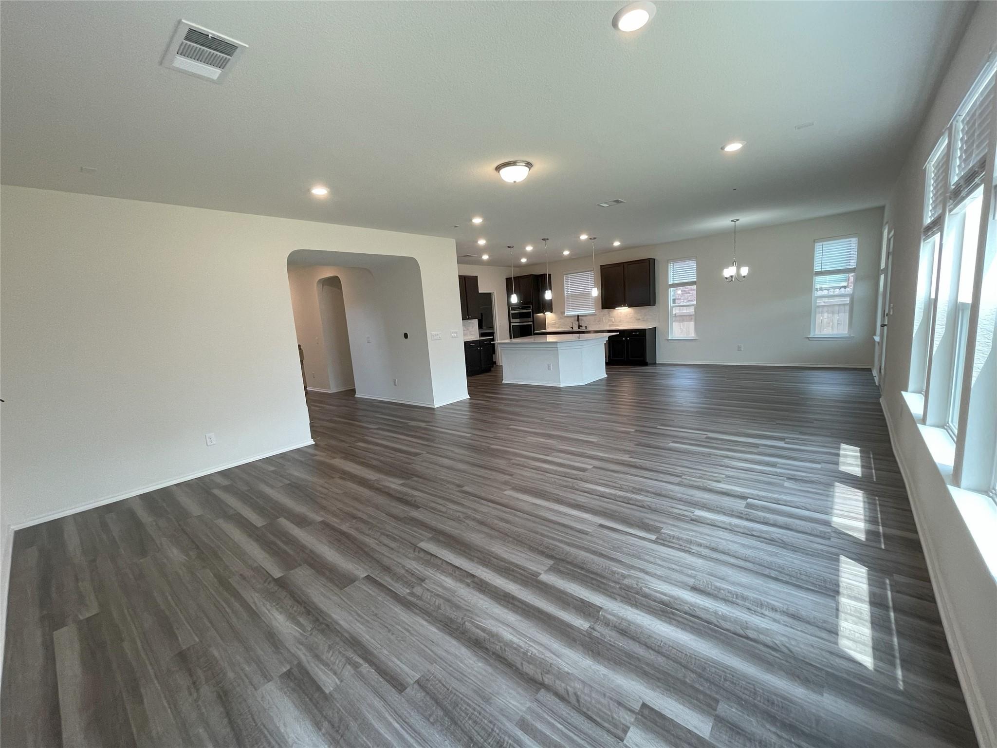 541 Ayinger Ln, Austin, TX 78728