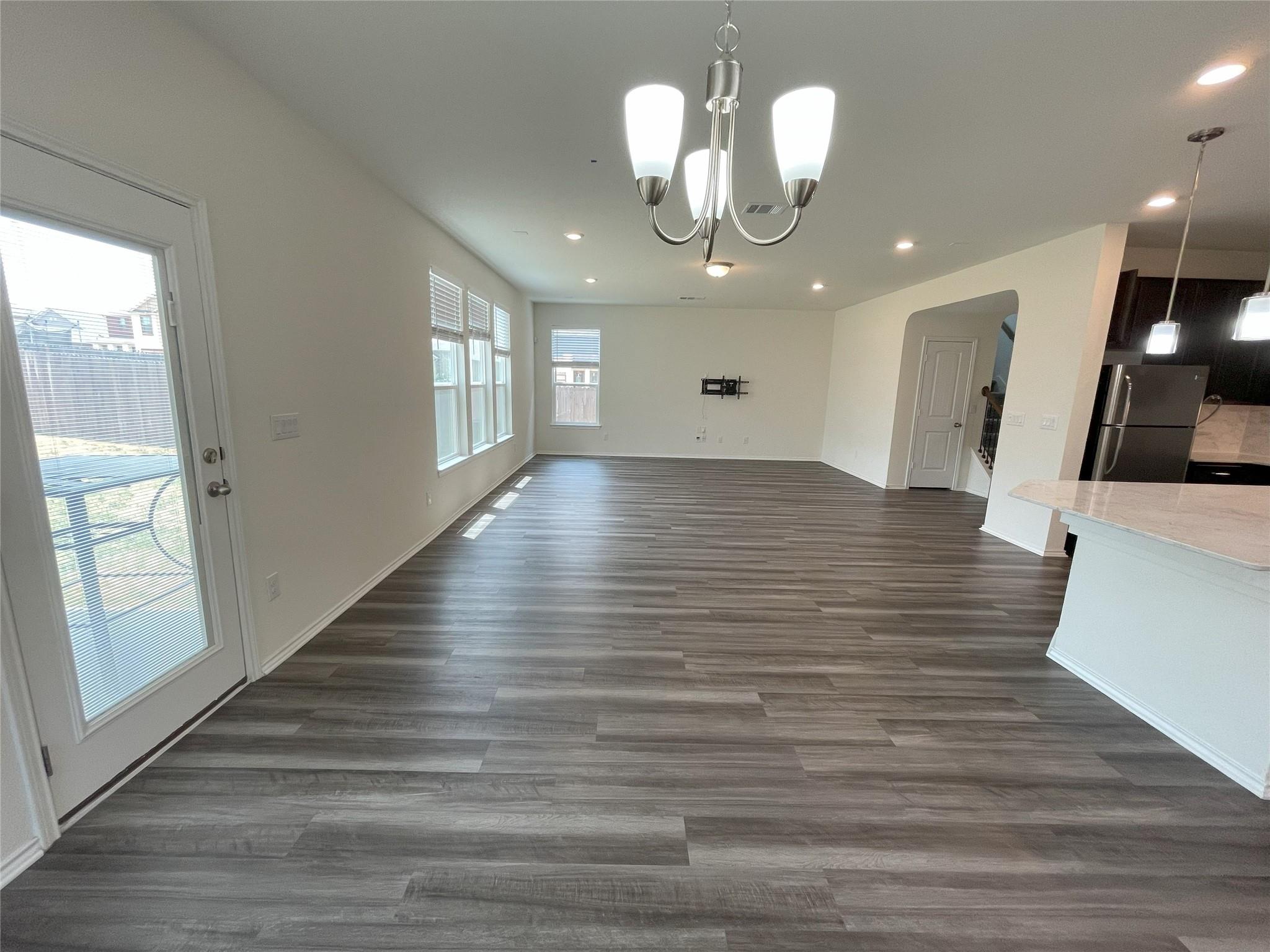 541 Ayinger Ln, Austin, TX 78728