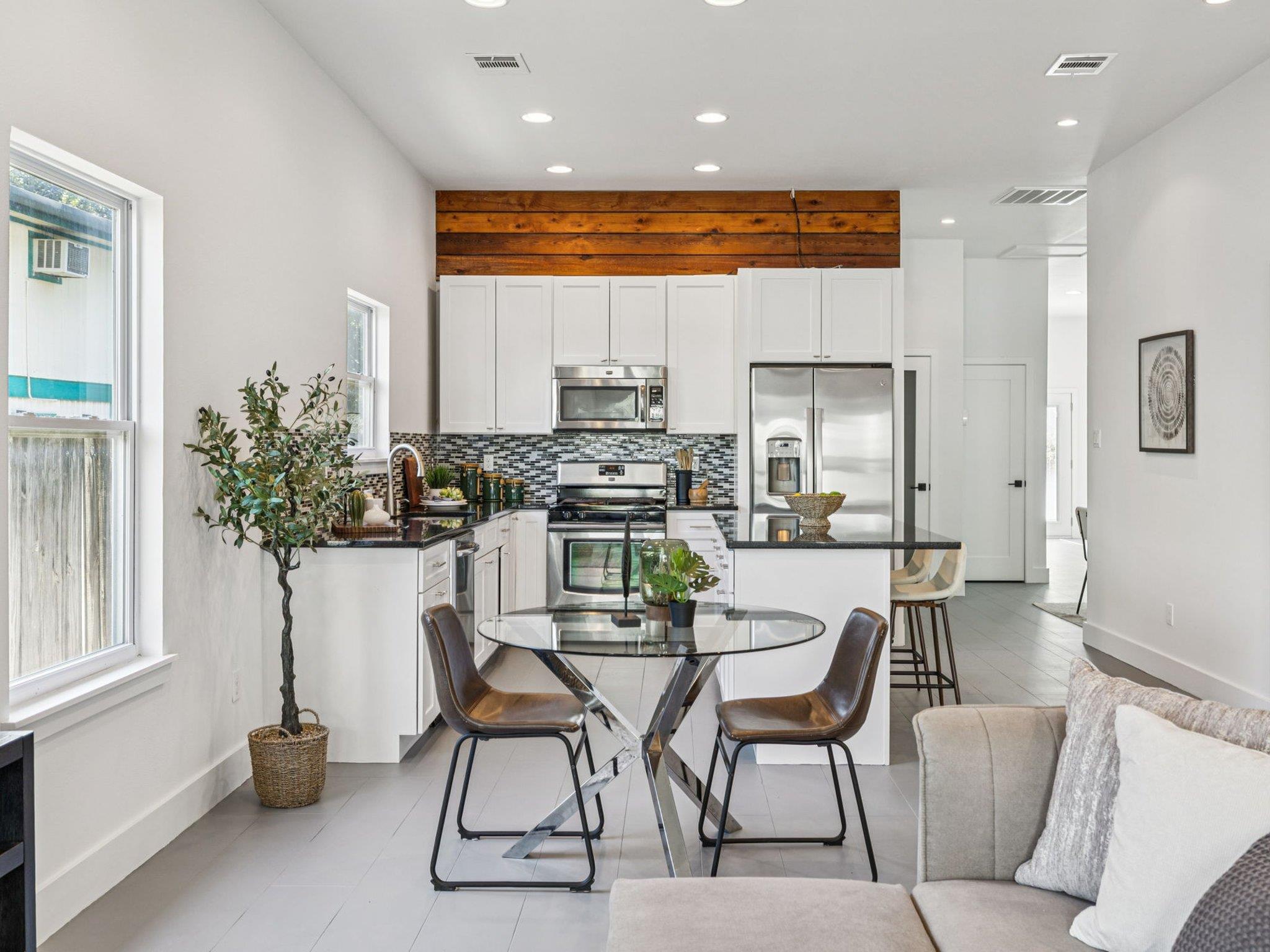 1702 Miriam Ave, Austin, TX 78702