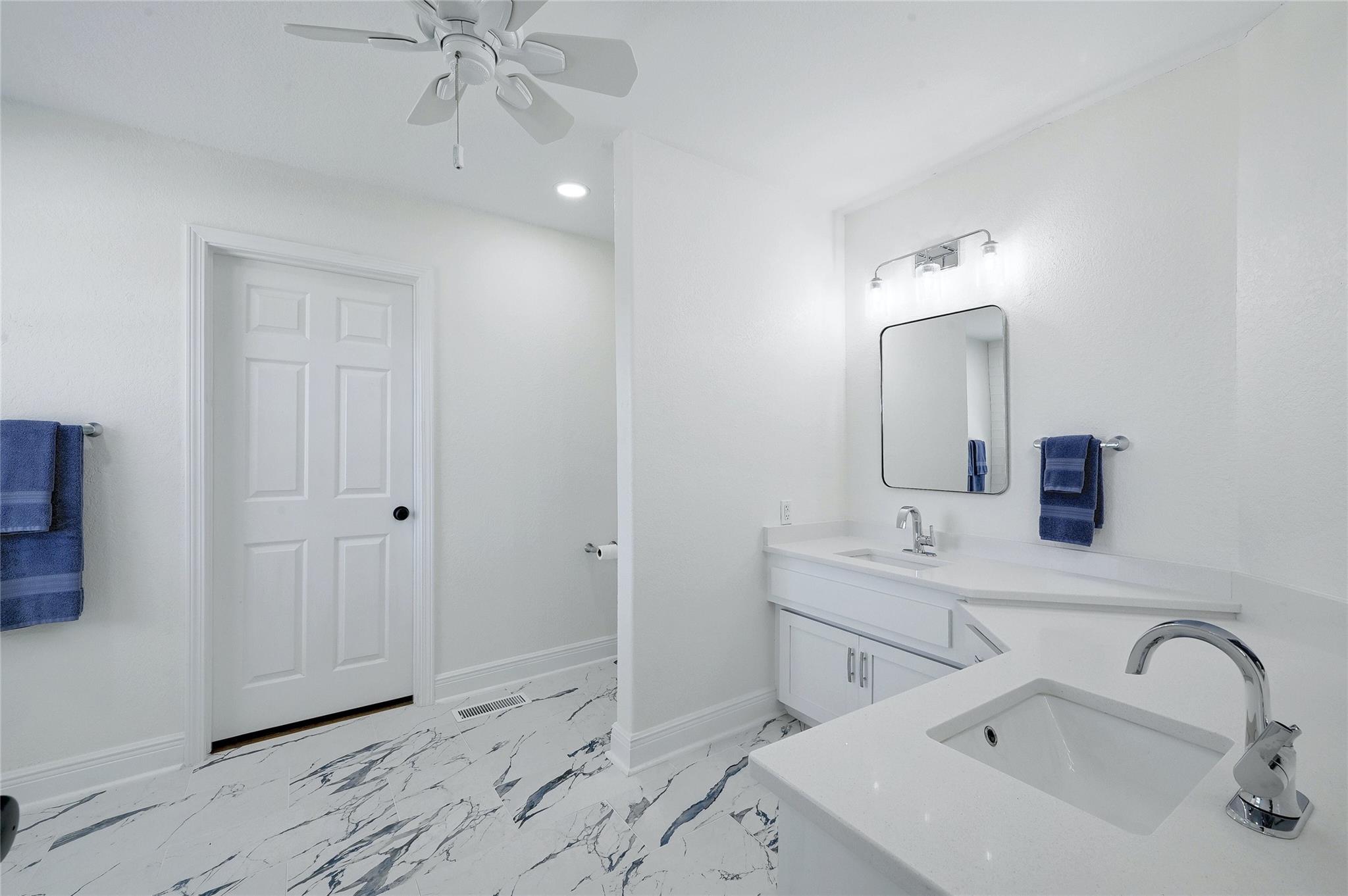 410 Hi Circle West, Horseshoe Bay, TX 78657