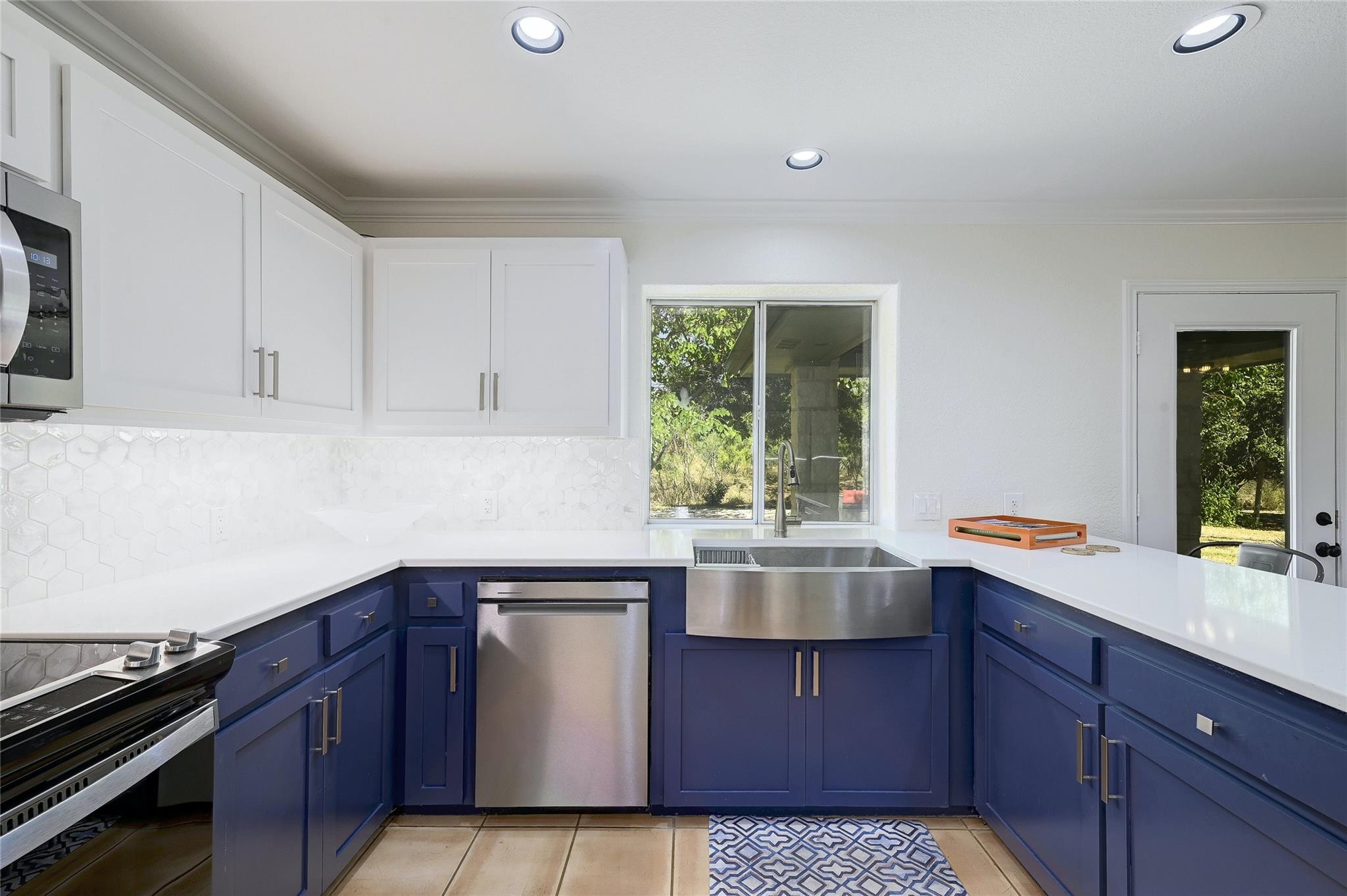 410 Hi Circle West, Horseshoe Bay, TX 78657