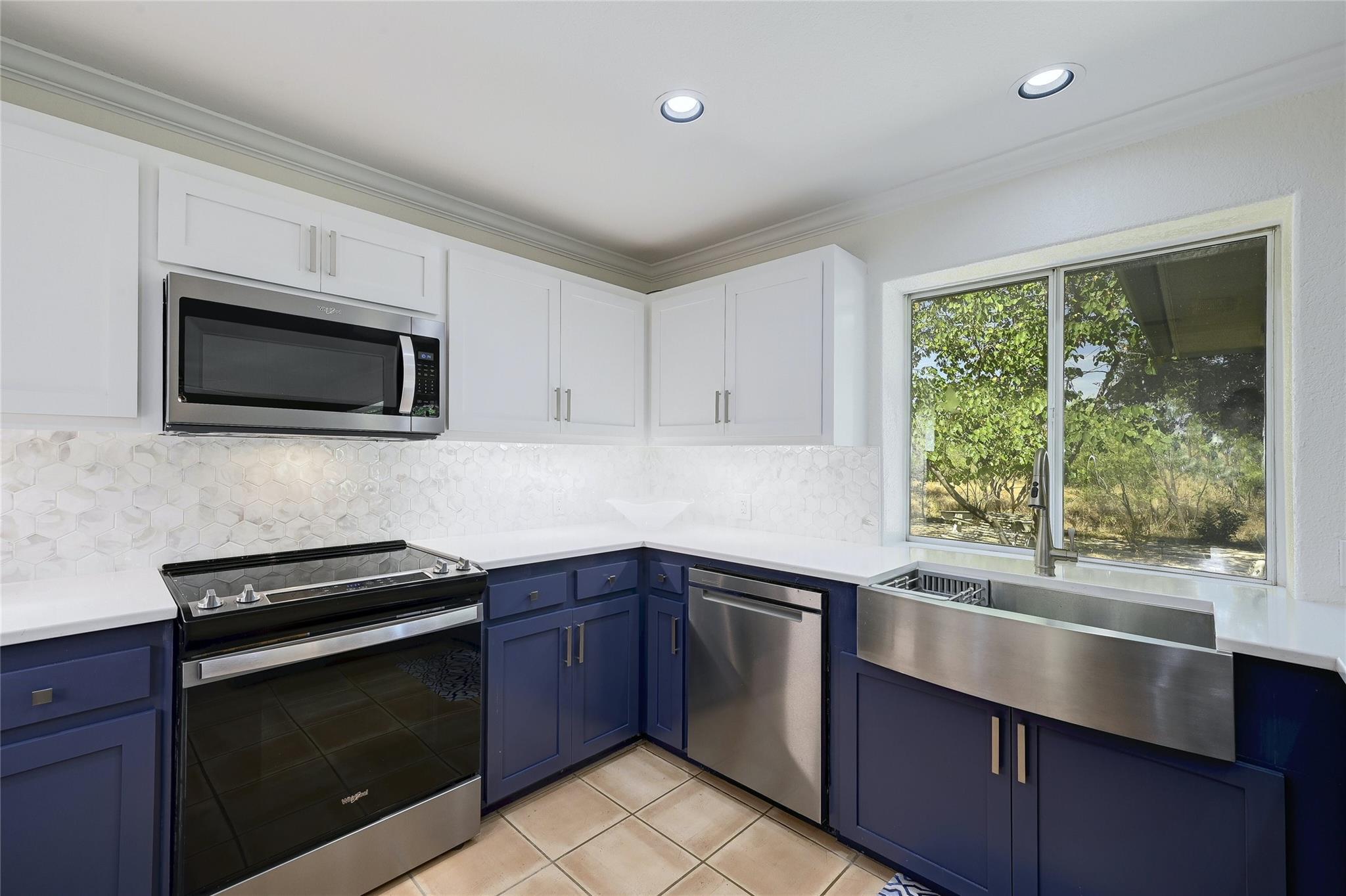 410 Hi Circle West, Horseshoe Bay, TX 78657