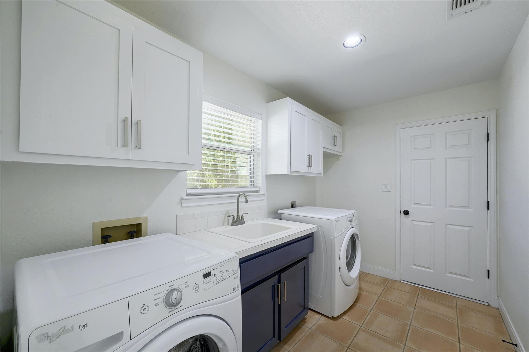 410 Hi Circle West, Horseshoe Bay, TX 78657