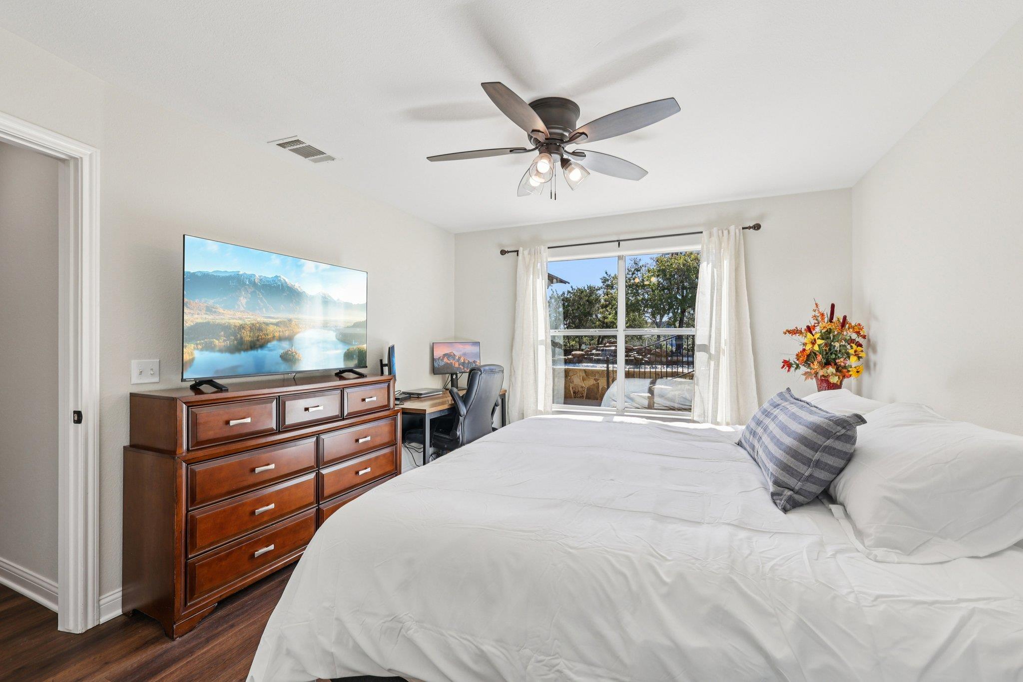 840 Scenic Cir, Dripping Springs, TX 78620