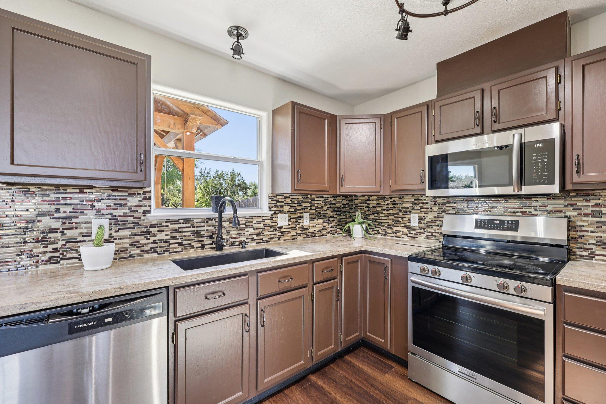 840 Scenic Cir, Dripping Springs, TX 78620