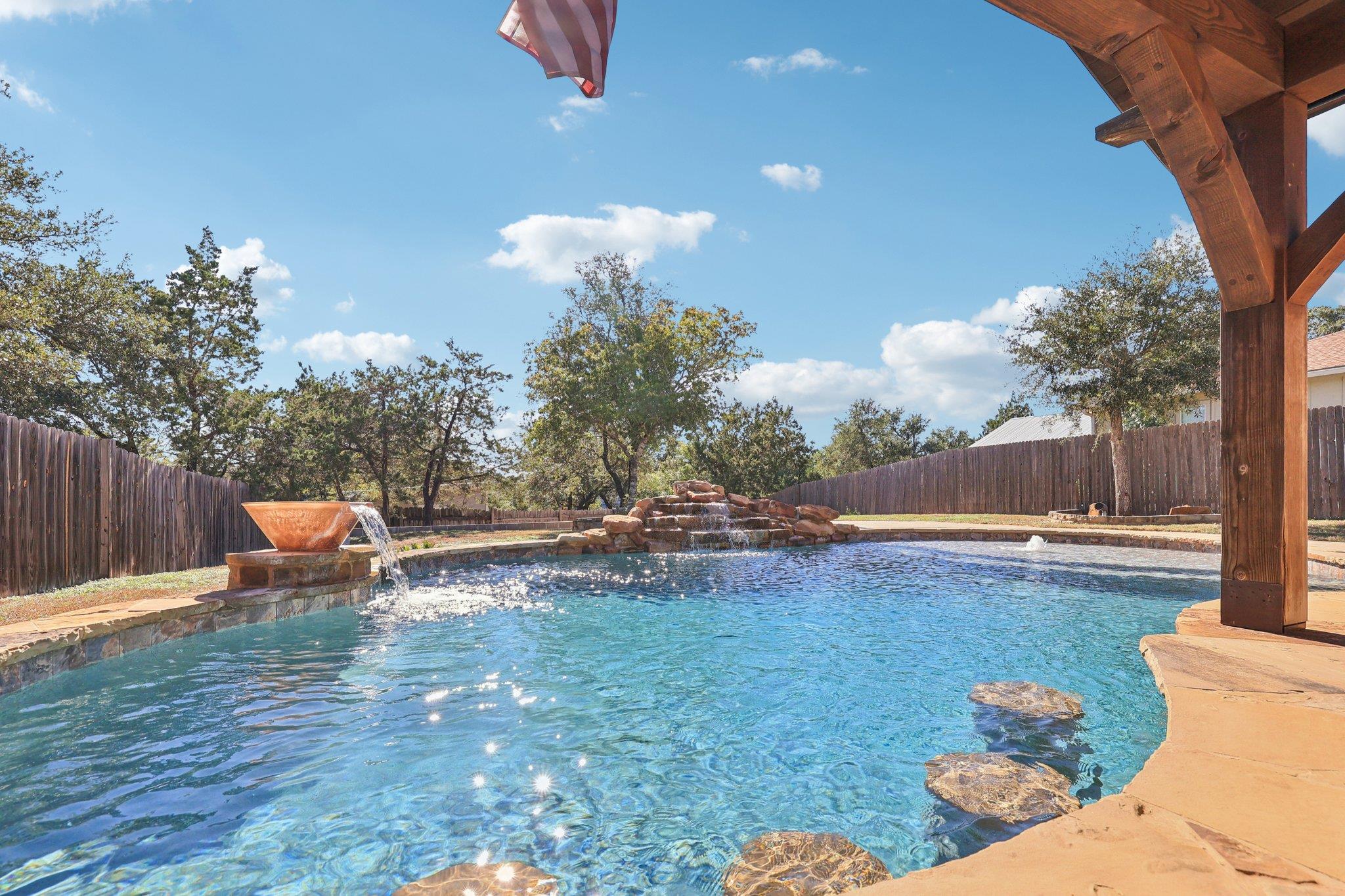 840 Scenic Cir, Dripping Springs, TX 78620