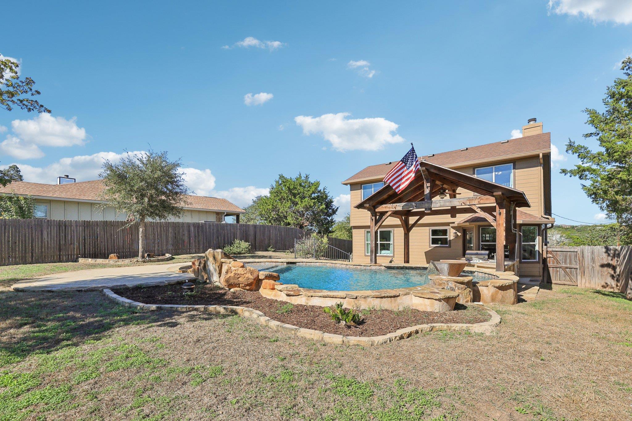 840 Scenic Cir, Dripping Springs, TX 78620