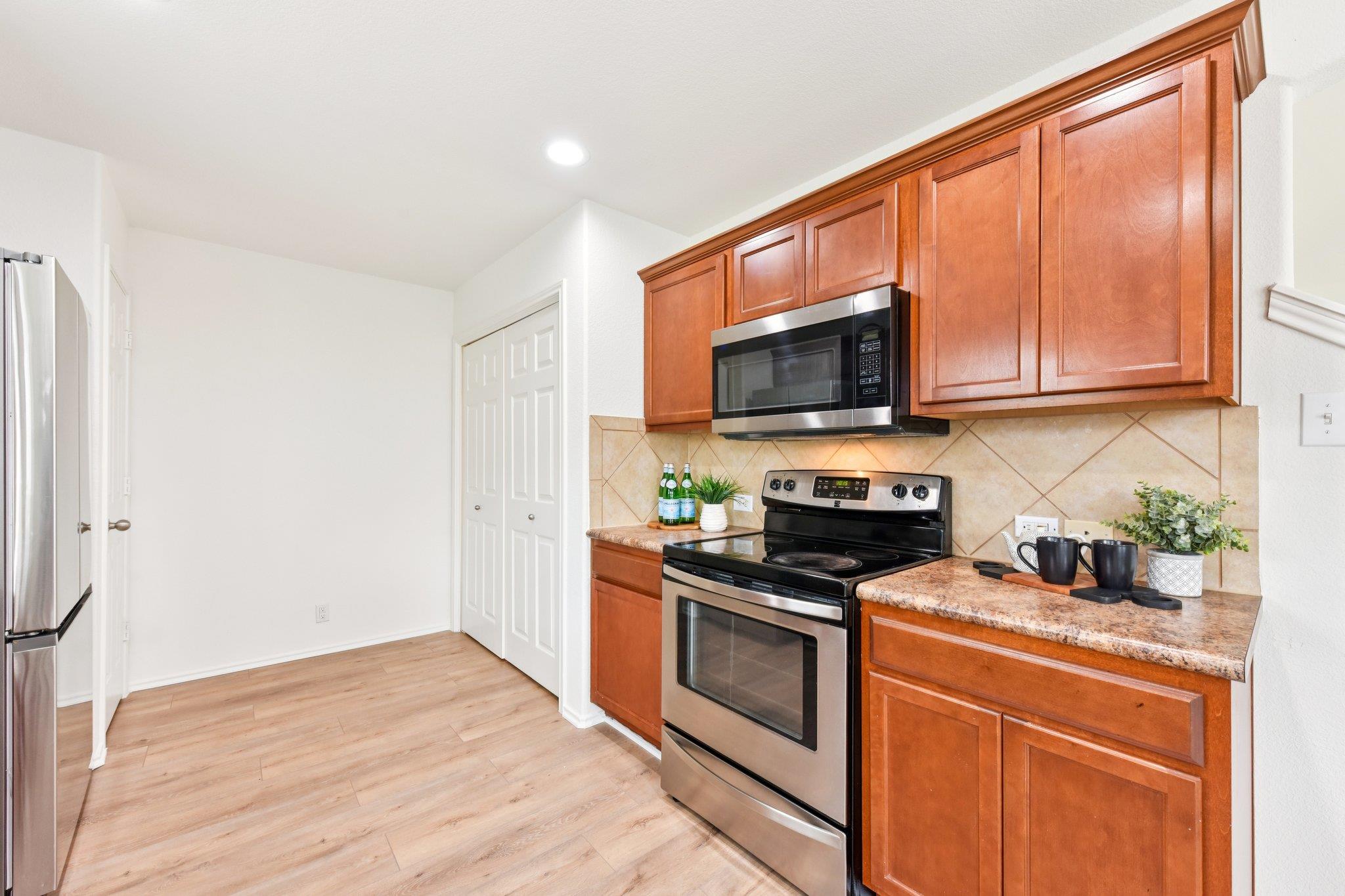 811 Craters Of The Moon Blvd, Pflugerville, TX 78660