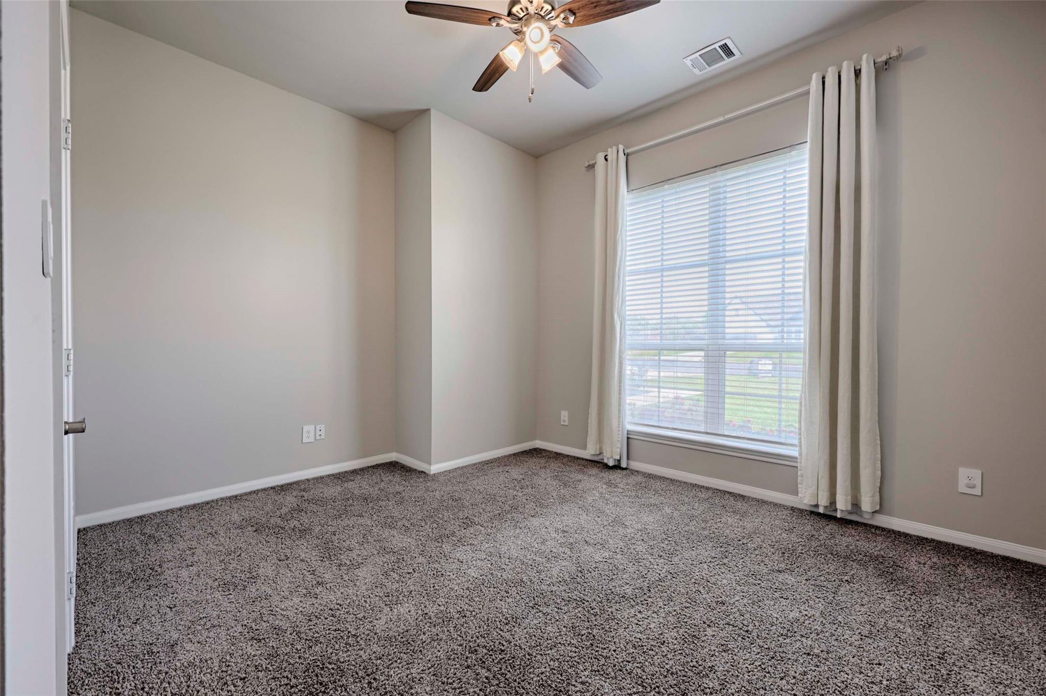 111 Fosters Branch Dr, Schulenburg, TX 78956