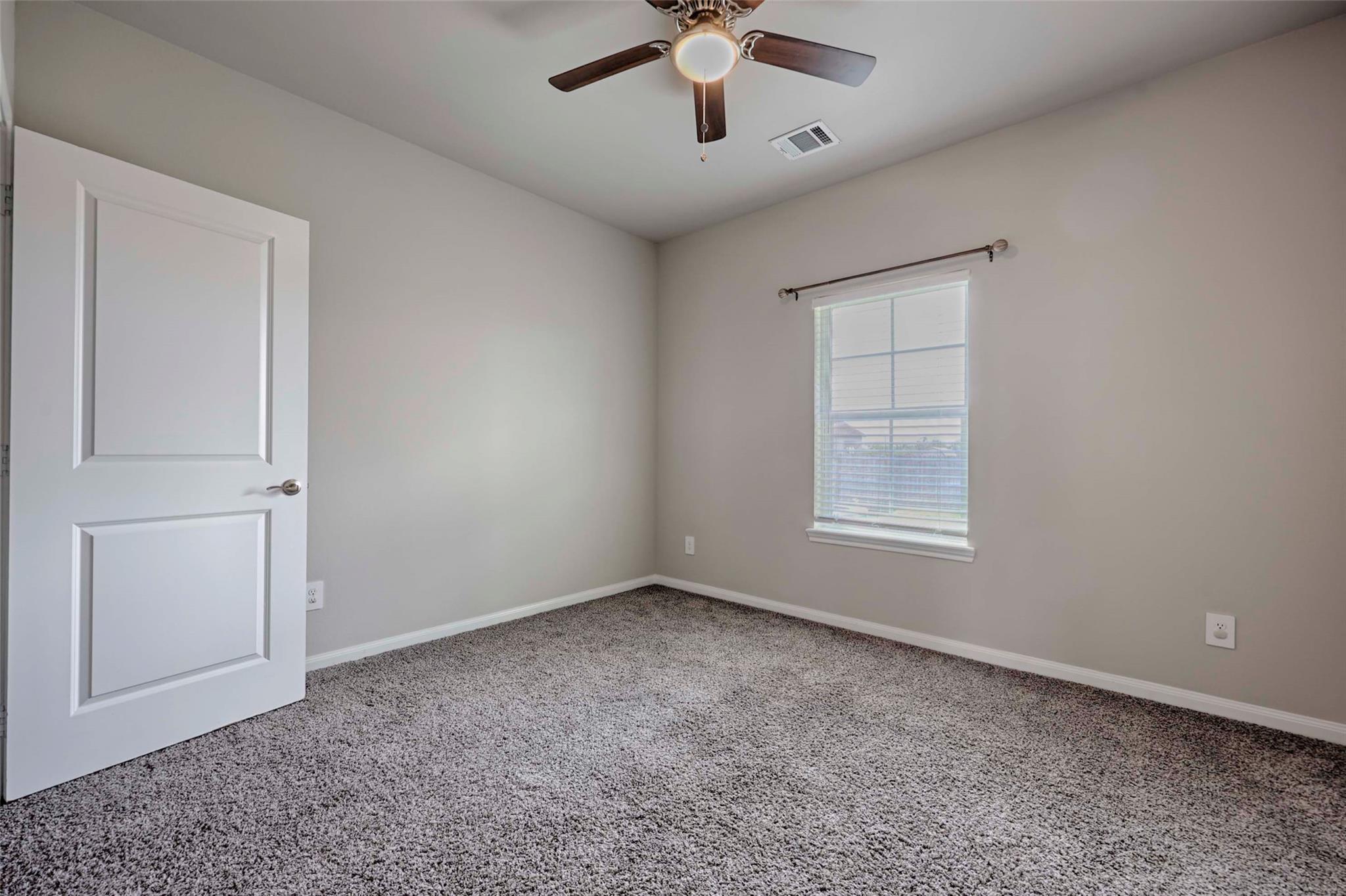 111 Fosters Branch Dr, Schulenburg, TX 78956