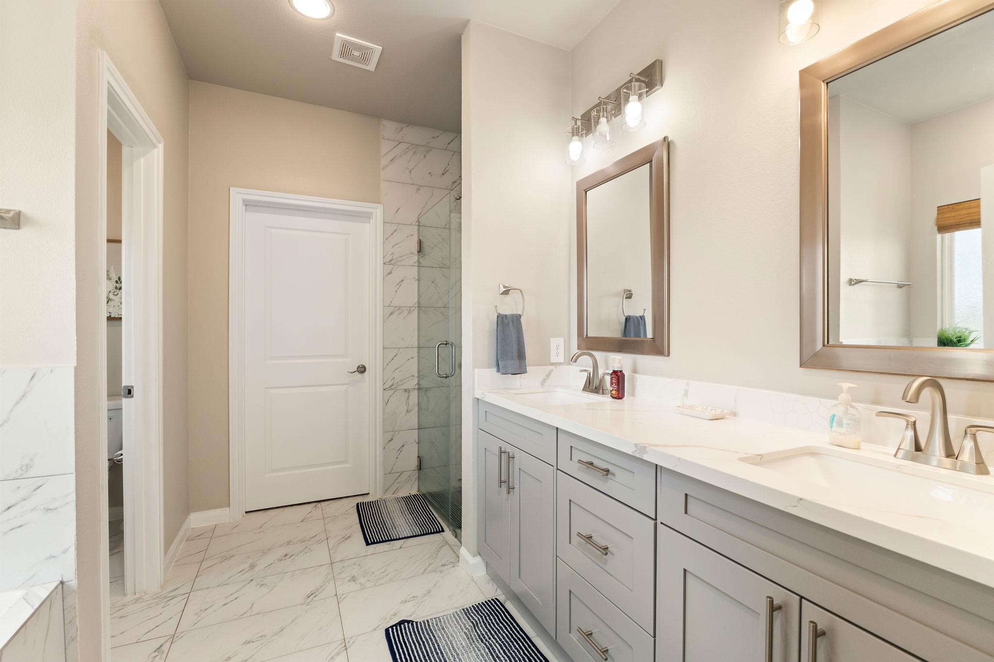 111 Fosters Branch Dr, Schulenburg, TX 78956