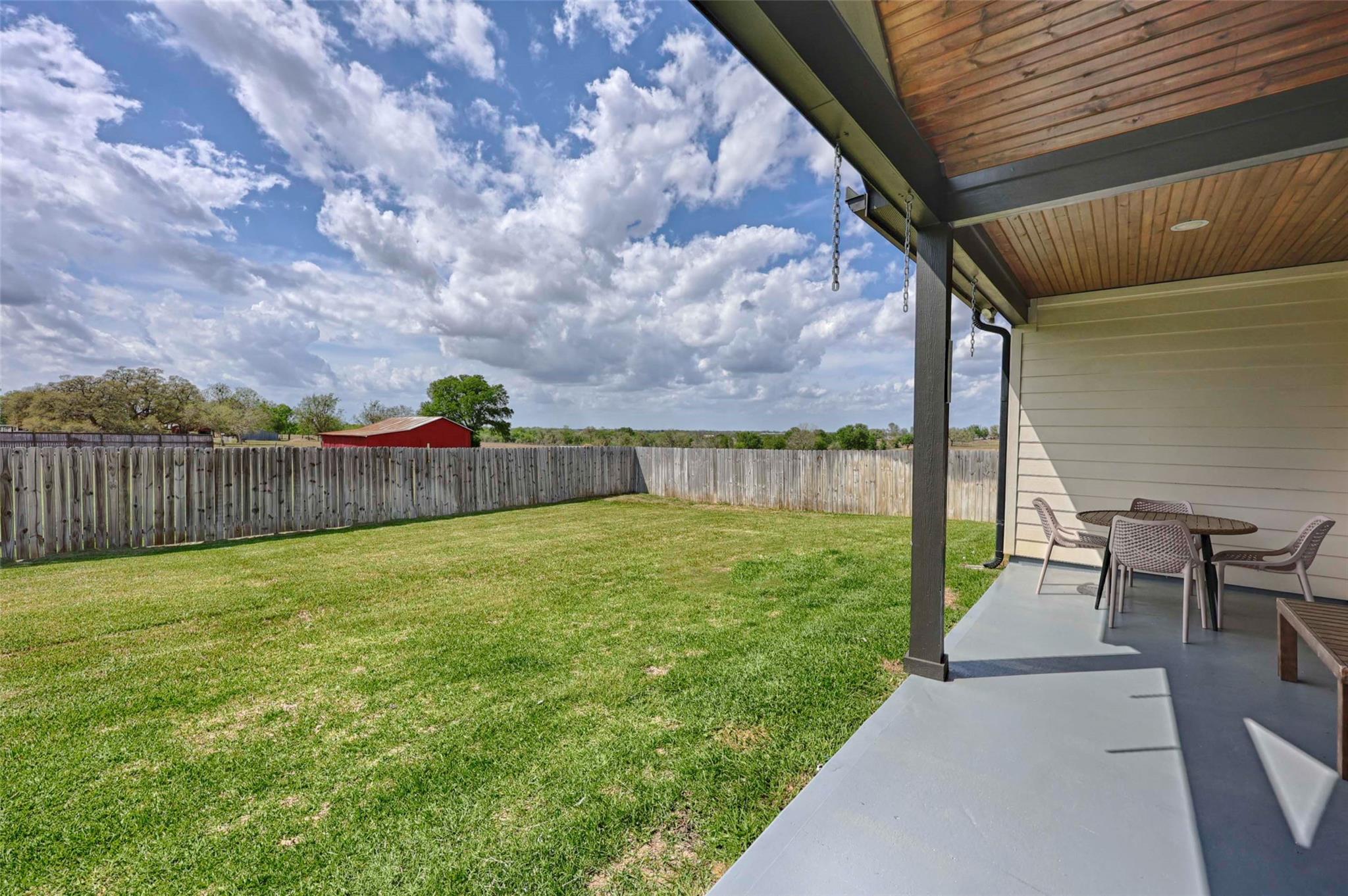 111 Fosters Branch Dr, Schulenburg, TX 78956