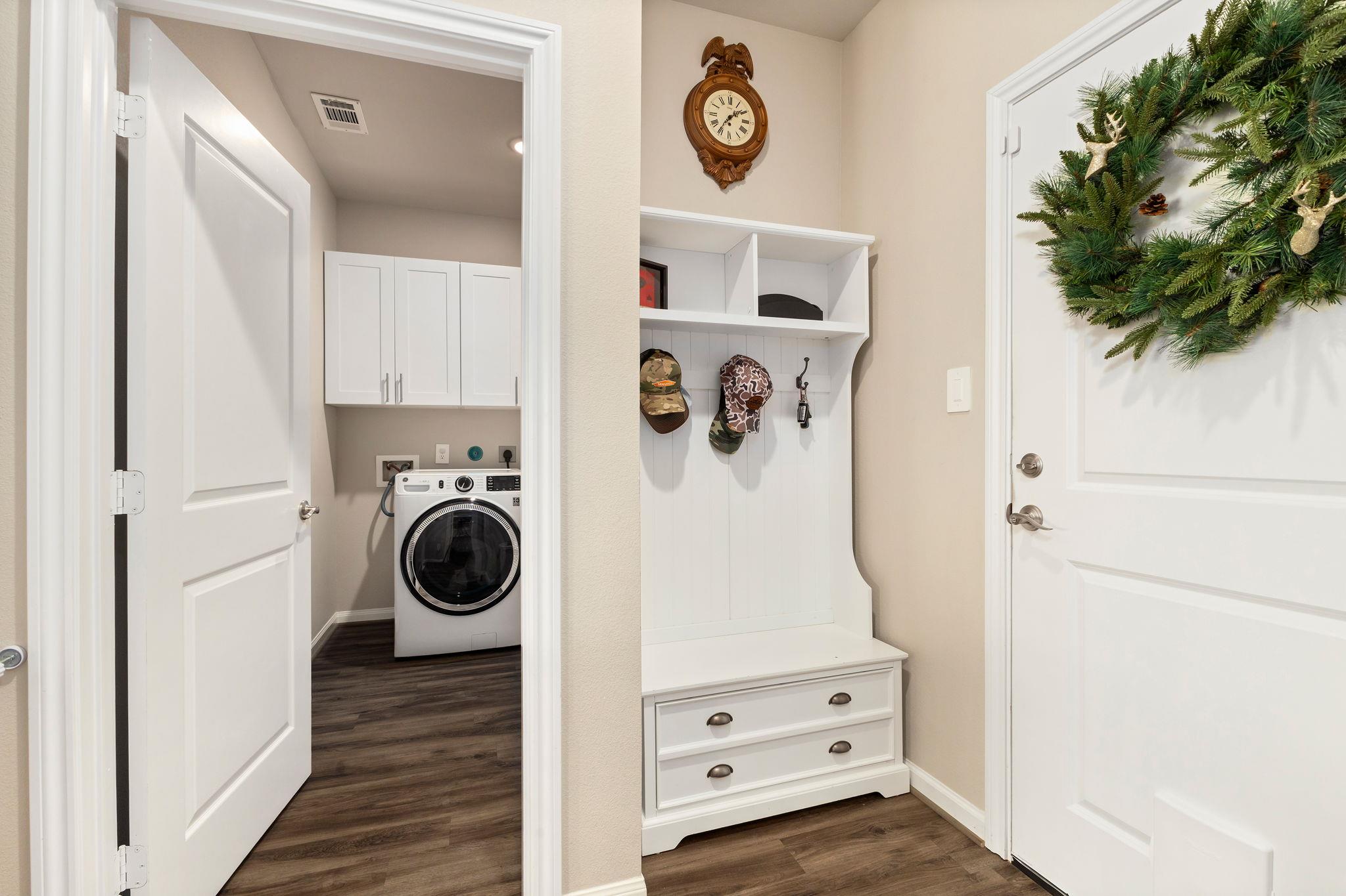 111 Fosters Branch Dr, Schulenburg, TX 78956