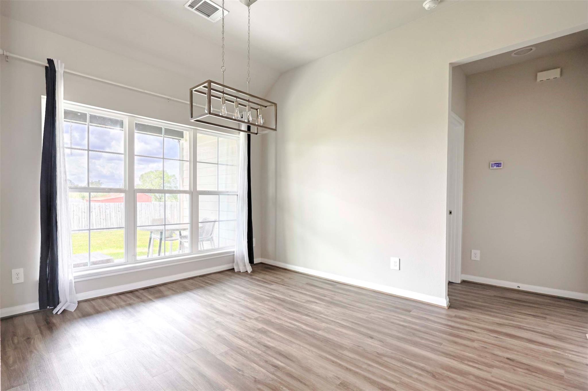 111 Fosters Branch Dr, Schulenburg, TX 78956